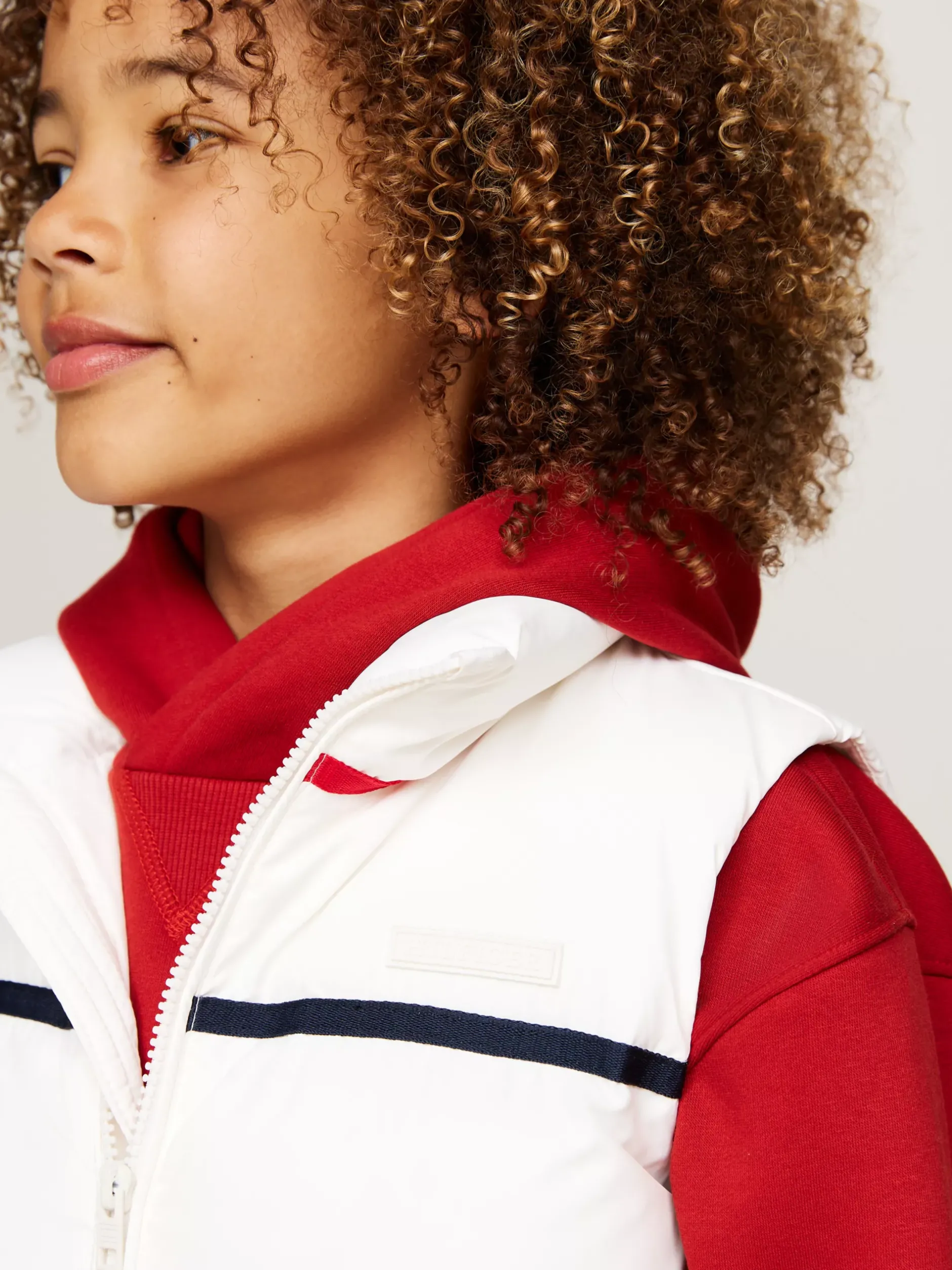 Kurtki I Płaszcze|Kurtki*Tommy Hilfiger Ocieplany Bezrękawnik Z Sygnowanym Paskiem ANCIENT WHITE