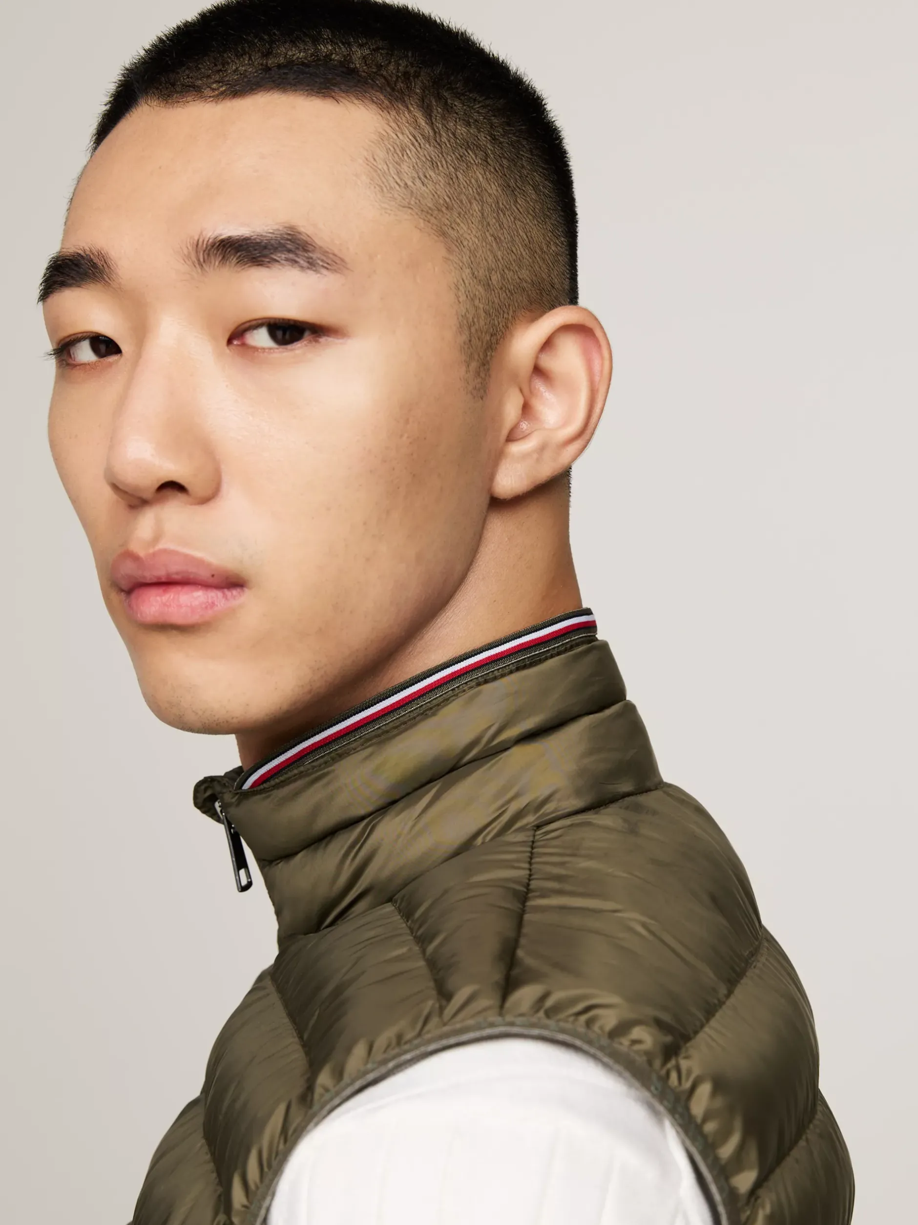 Kurtki & Płaszcze*Tommy Hilfiger Ocieplany Nieprzemakalny Bezrękawnik ARMY GREEN