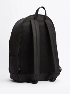 Plecaki*Tommy Hilfiger Plecak O Fasonie Kopułowym Z Teksturowanym Logo BLACK