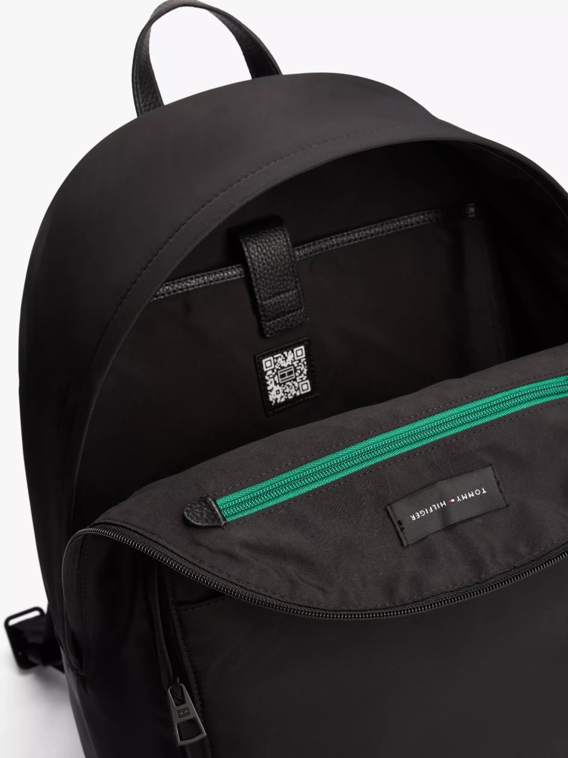 Plecaki*Tommy Hilfiger Plecak O Fasonie Kopułowym Z Teksturowanym Logo BLACK