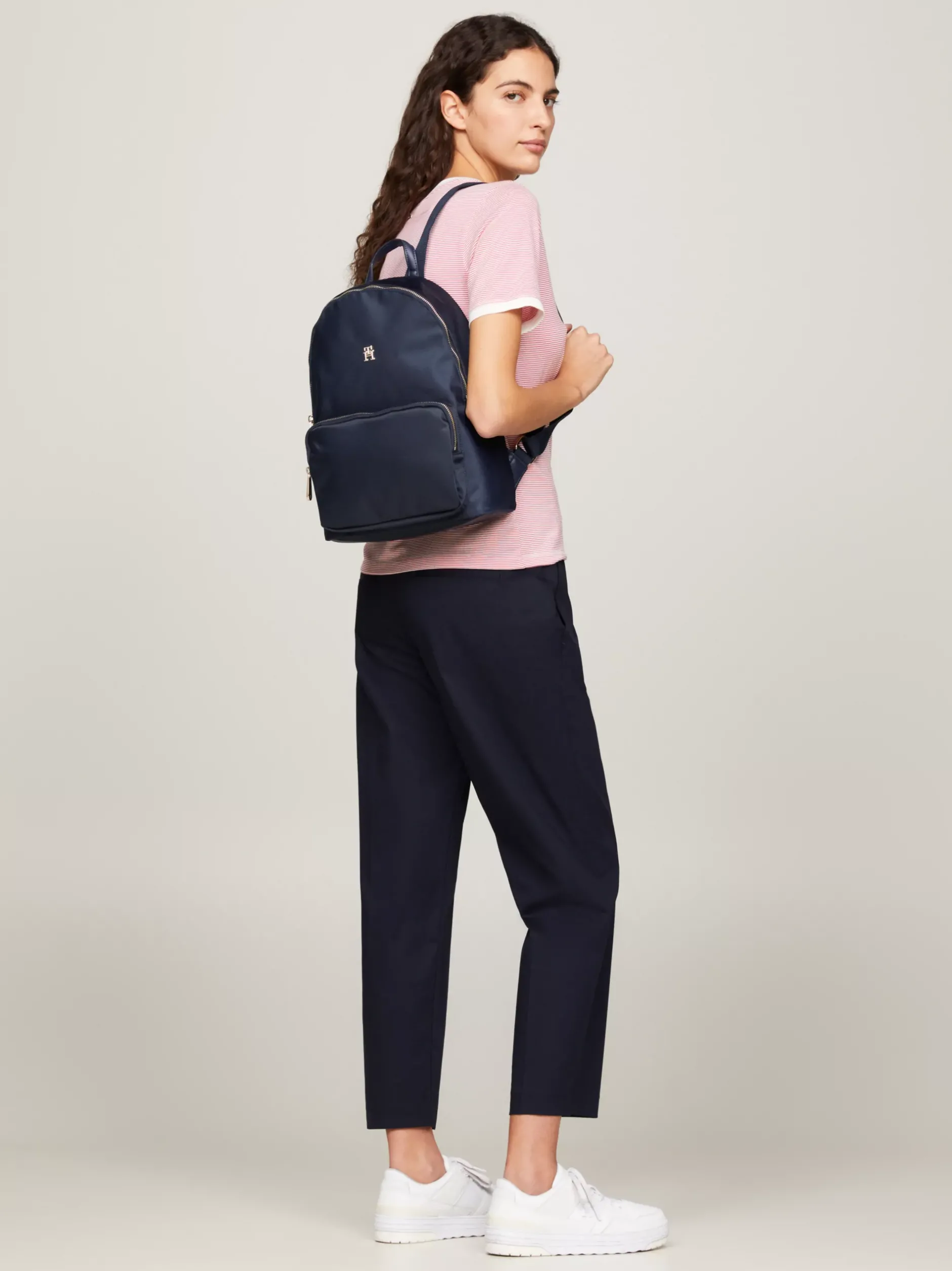 Plecaki*Tommy Hilfiger Plecak TH Emblem Z Plakietką SPACE BLUE