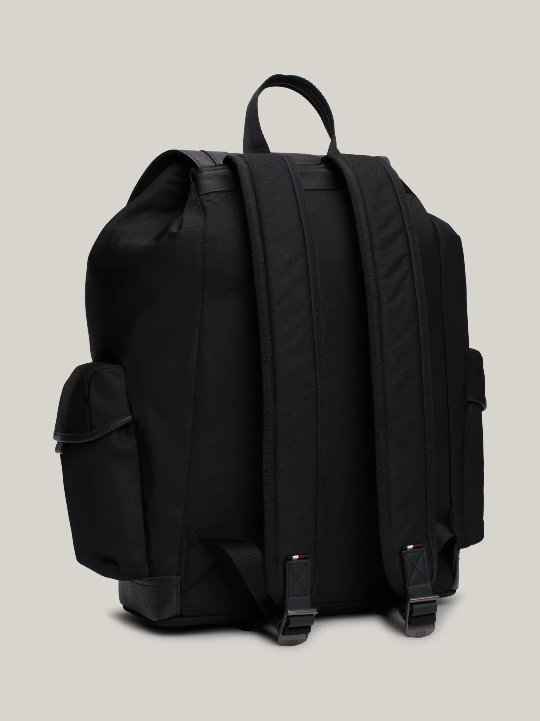 Plecaki*Tommy Hilfiger Plecak Z Klapką Casual O Mieszanej Fakturze BLACK