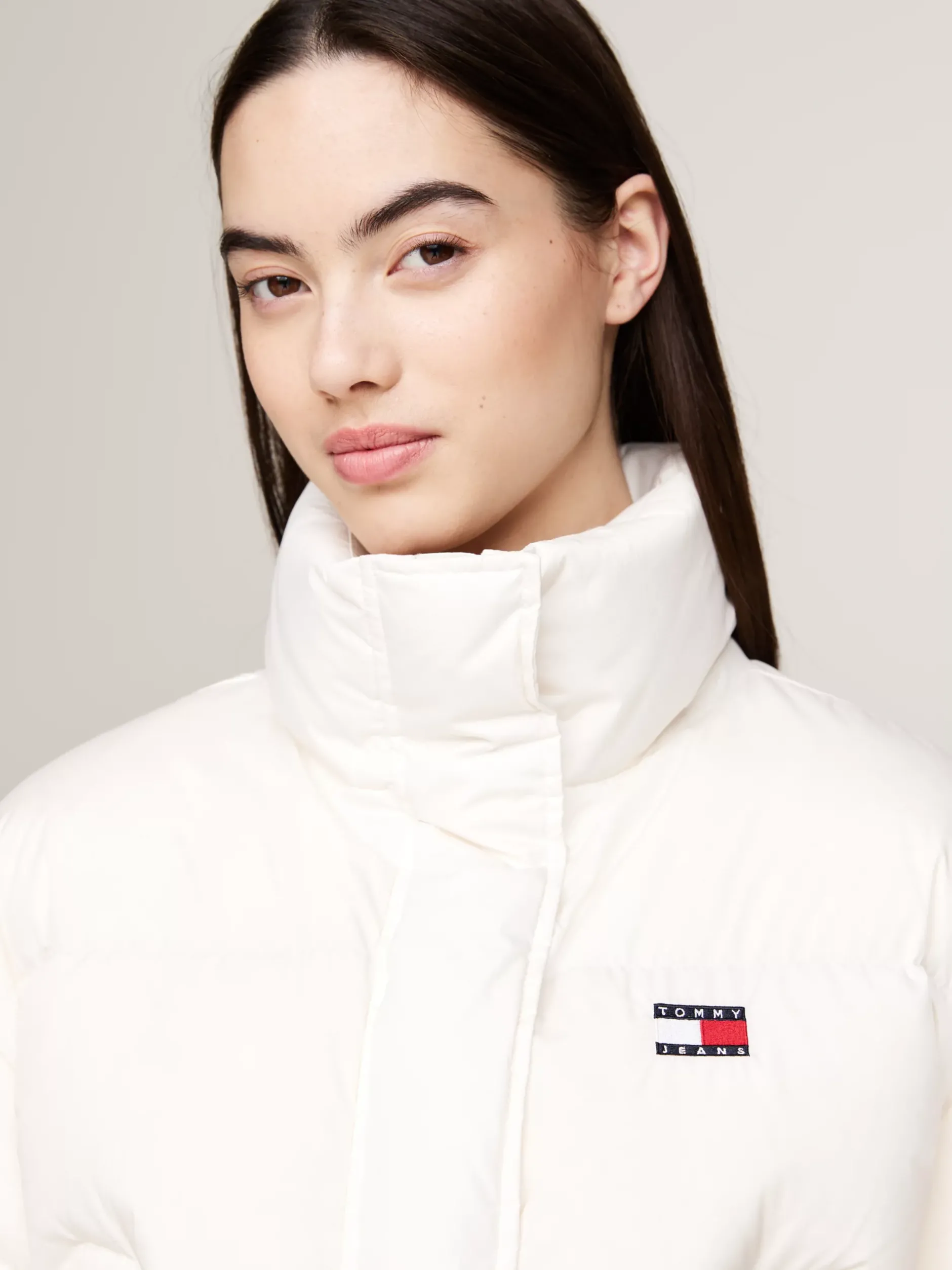 Kurtki & Płaszcze*Tommy Hilfiger Puchowa Kurtka Alaska Z Logo Z Tyłu ANCIENT WHITE