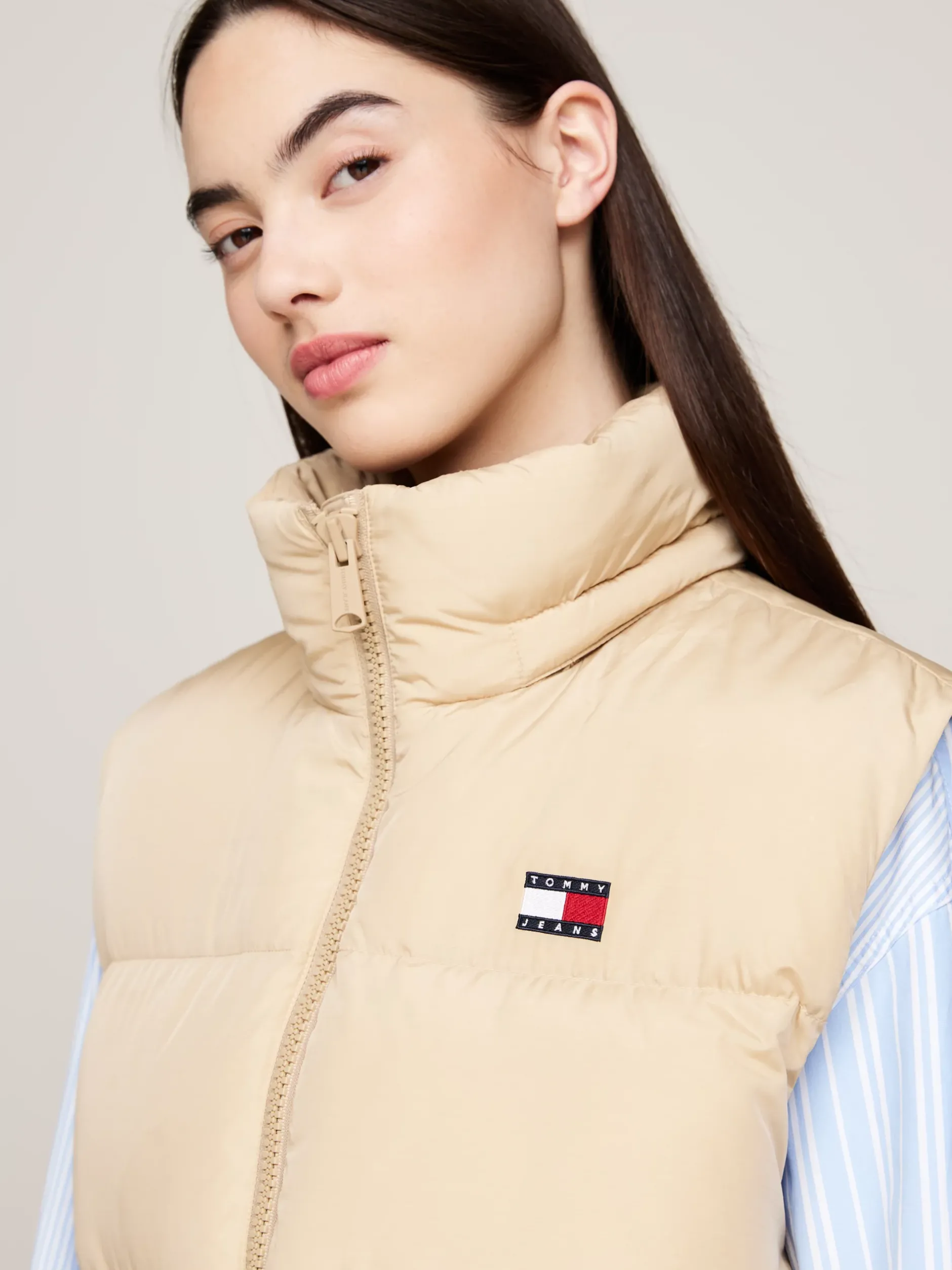 Kurtki & Płaszcze*Tommy Hilfiger Puchowy Bezrękawnik Alaska Z Kapturem GENTLE GOLD