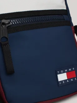 Torebki Na Pasku*Tommy Hilfiger Reporterka W Bloki Kolorów Z Logo WINTER CORPORATE