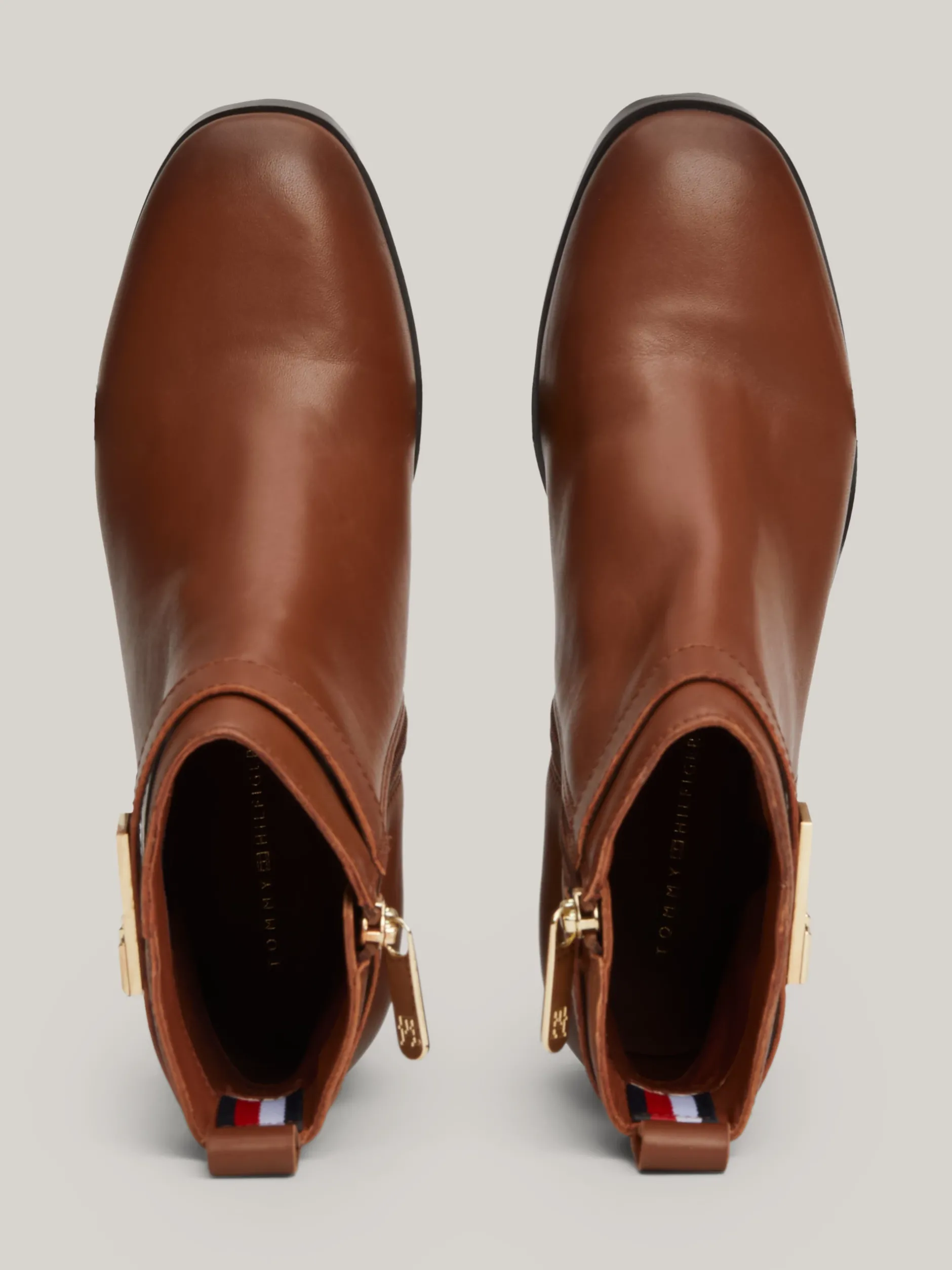 Botki*Tommy Hilfiger Skórzane Botki Na Klockowym Obcasie COGNAC BROWN