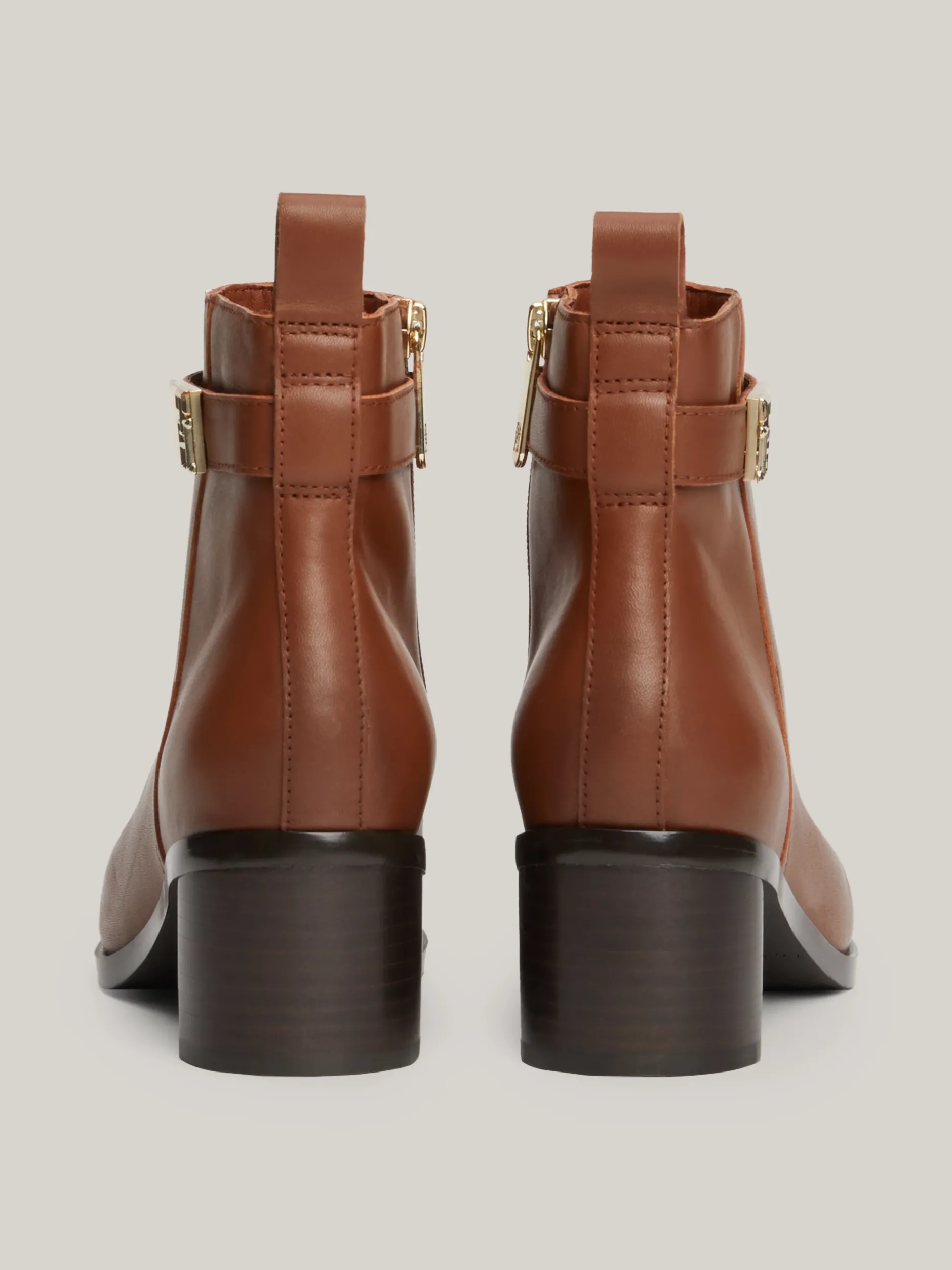 Botki*Tommy Hilfiger Skórzane Botki Na Klockowym Obcasie COGNAC BROWN