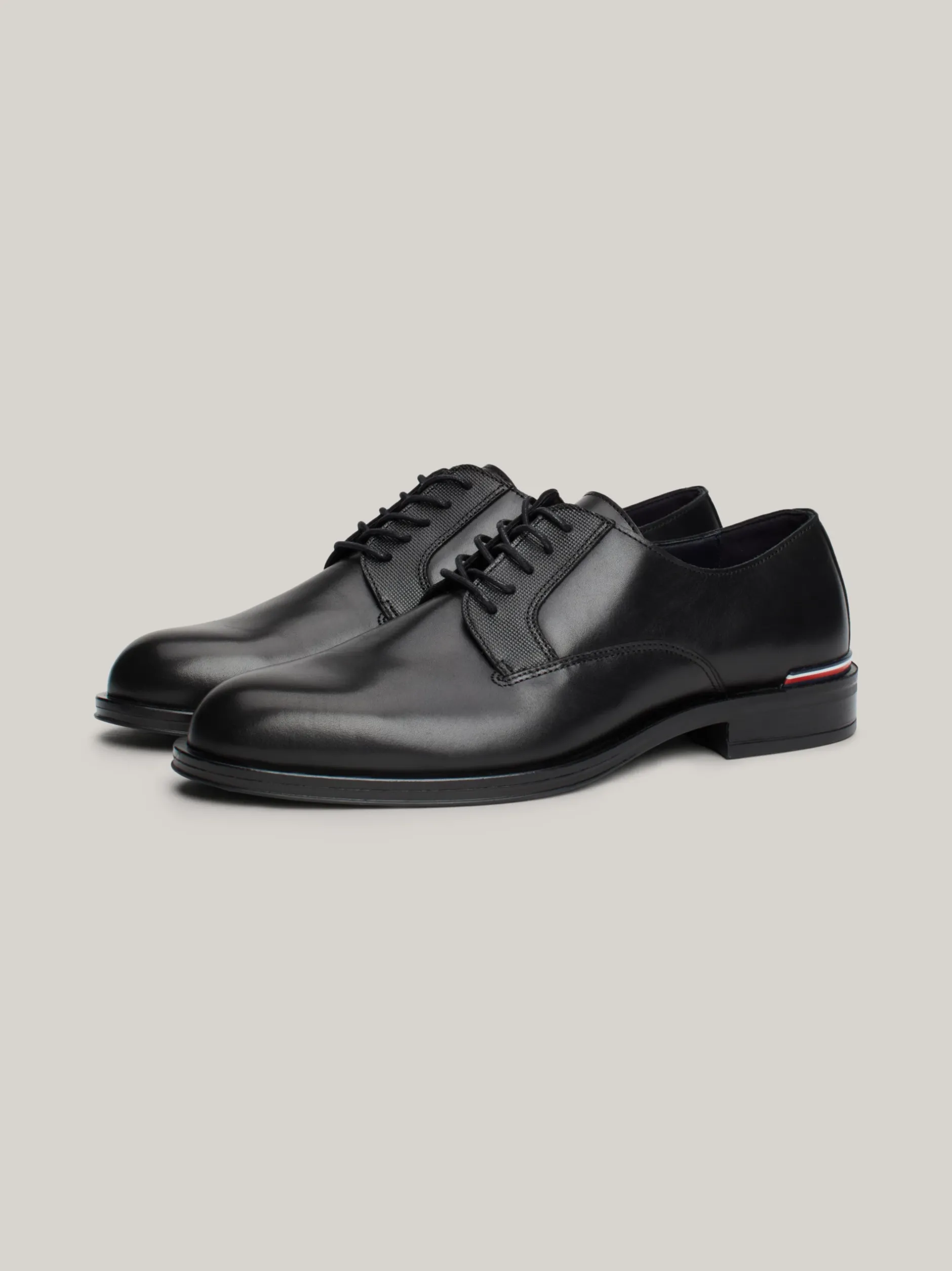 Buty Wizytowe*Tommy Hilfiger Skórzane Buty Derby Z Teksturowanymi Wstawkami BLACK