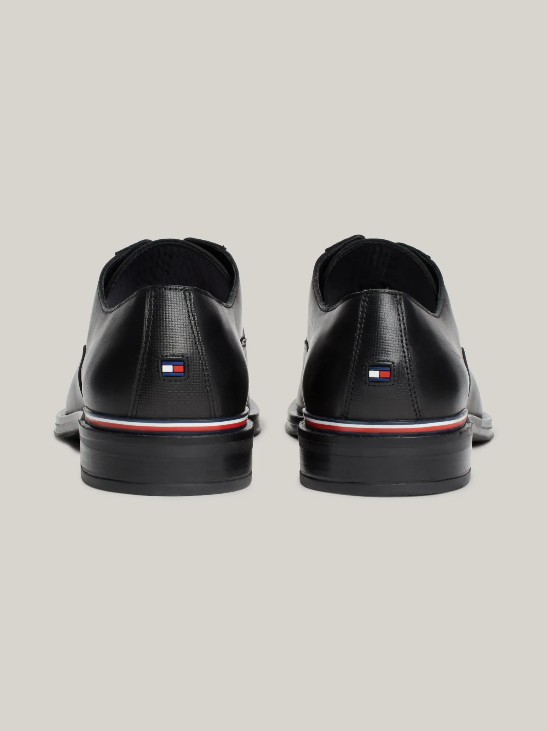 Buty Wizytowe*Tommy Hilfiger Skórzane Buty Derby Z Teksturowanymi Wstawkami BLACK