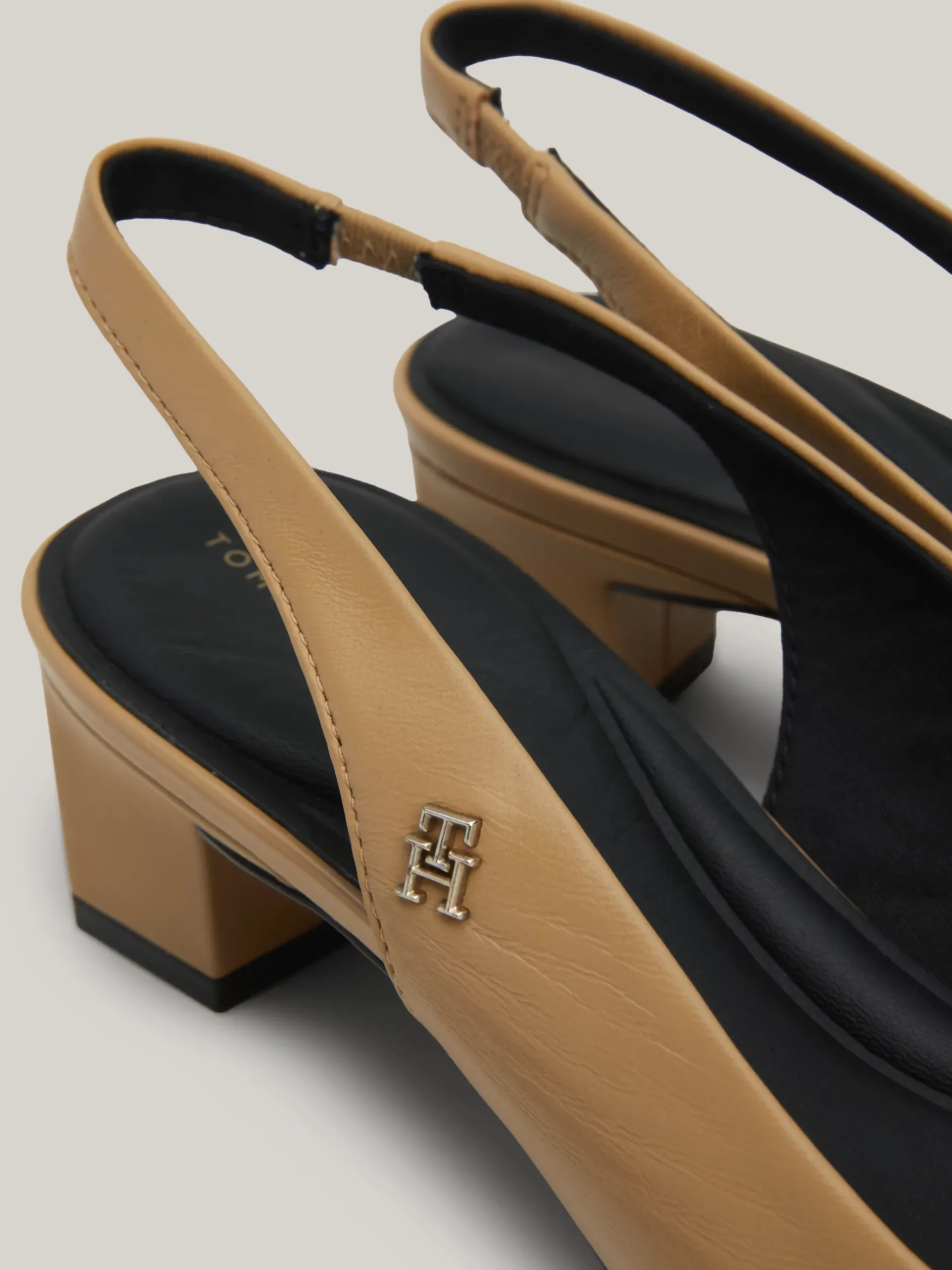 Czółenka*Tommy Hilfiger Skórzane Buty Na Obcasie Z Paskiem Z Tyłu CLASSIC KHAKI