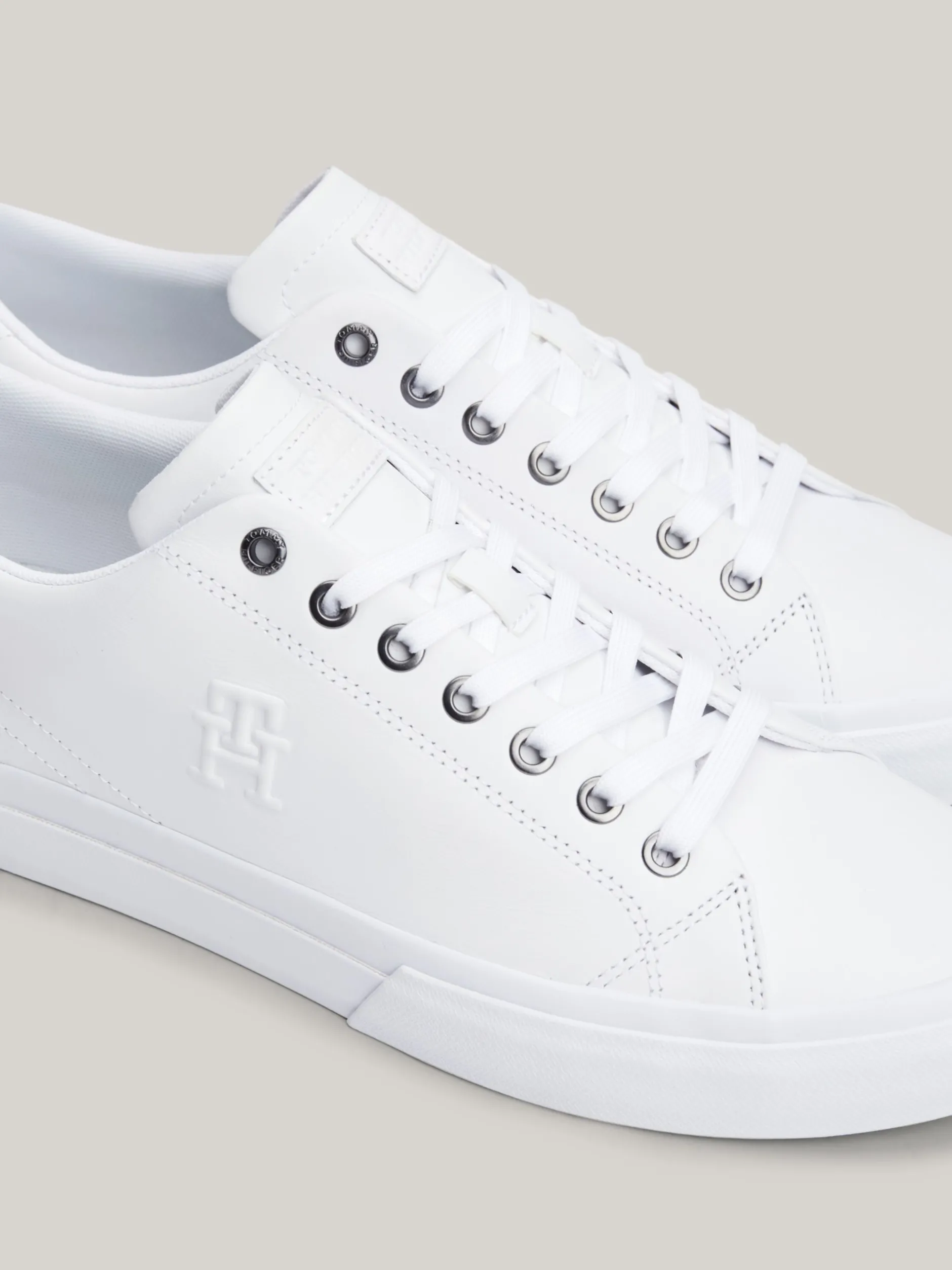 White Trainers|Sneakersy*Tommy Hilfiger Skórzane Buty Sportowe Essential Z Monogramem WHITE