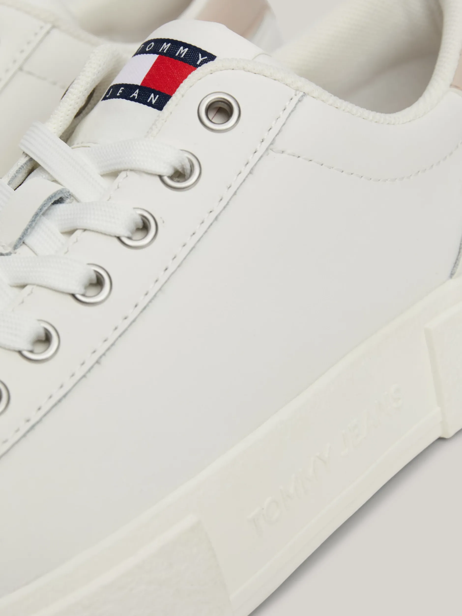 Sneakersy*Tommy Hilfiger Skórzane Buty Sportowe Na Platformie ECRU / DRIFTY DUNES