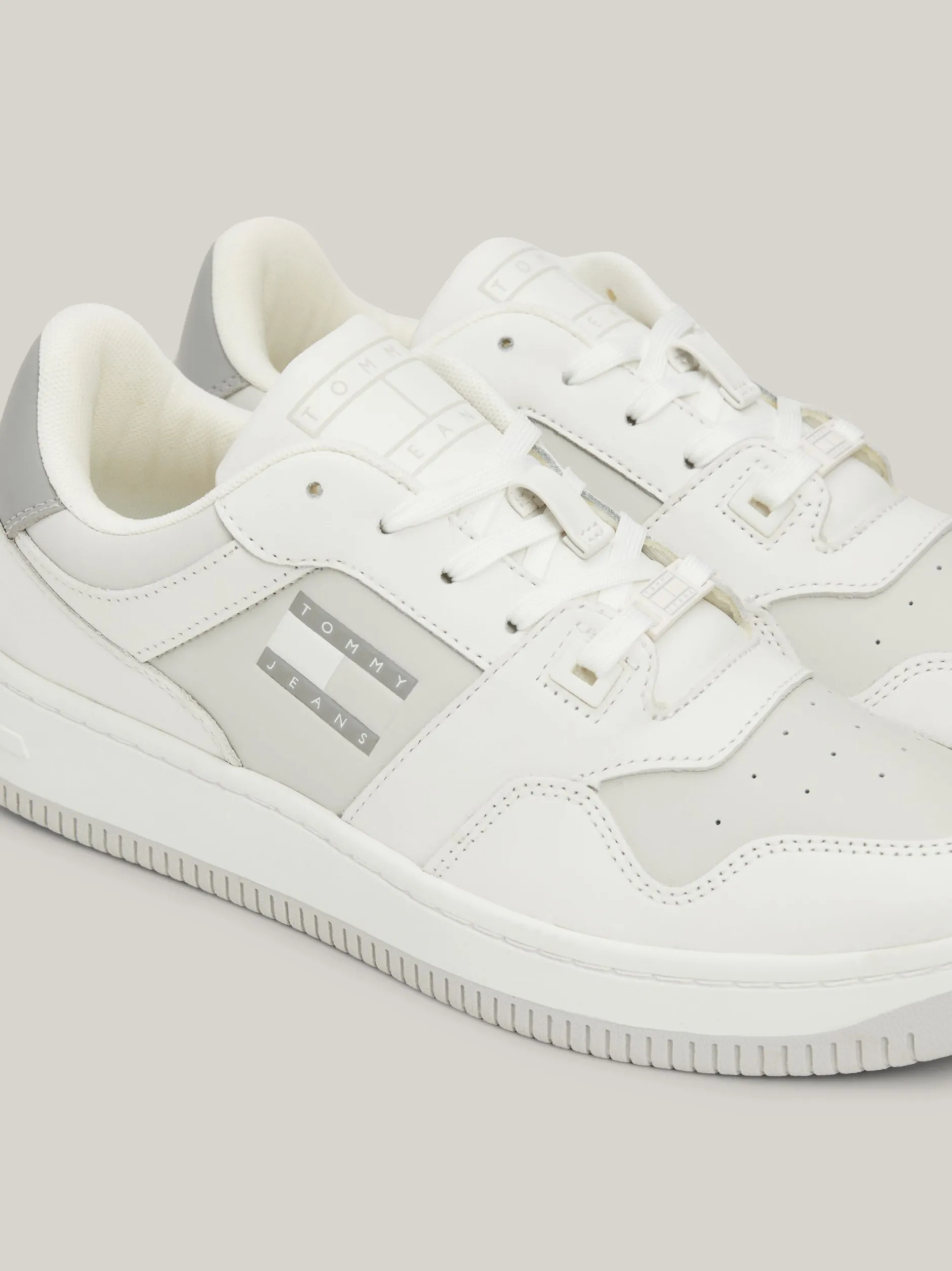 Sneakersy*Tommy Hilfiger Skórzane Buty Sportowe Retro STRATUS GREY