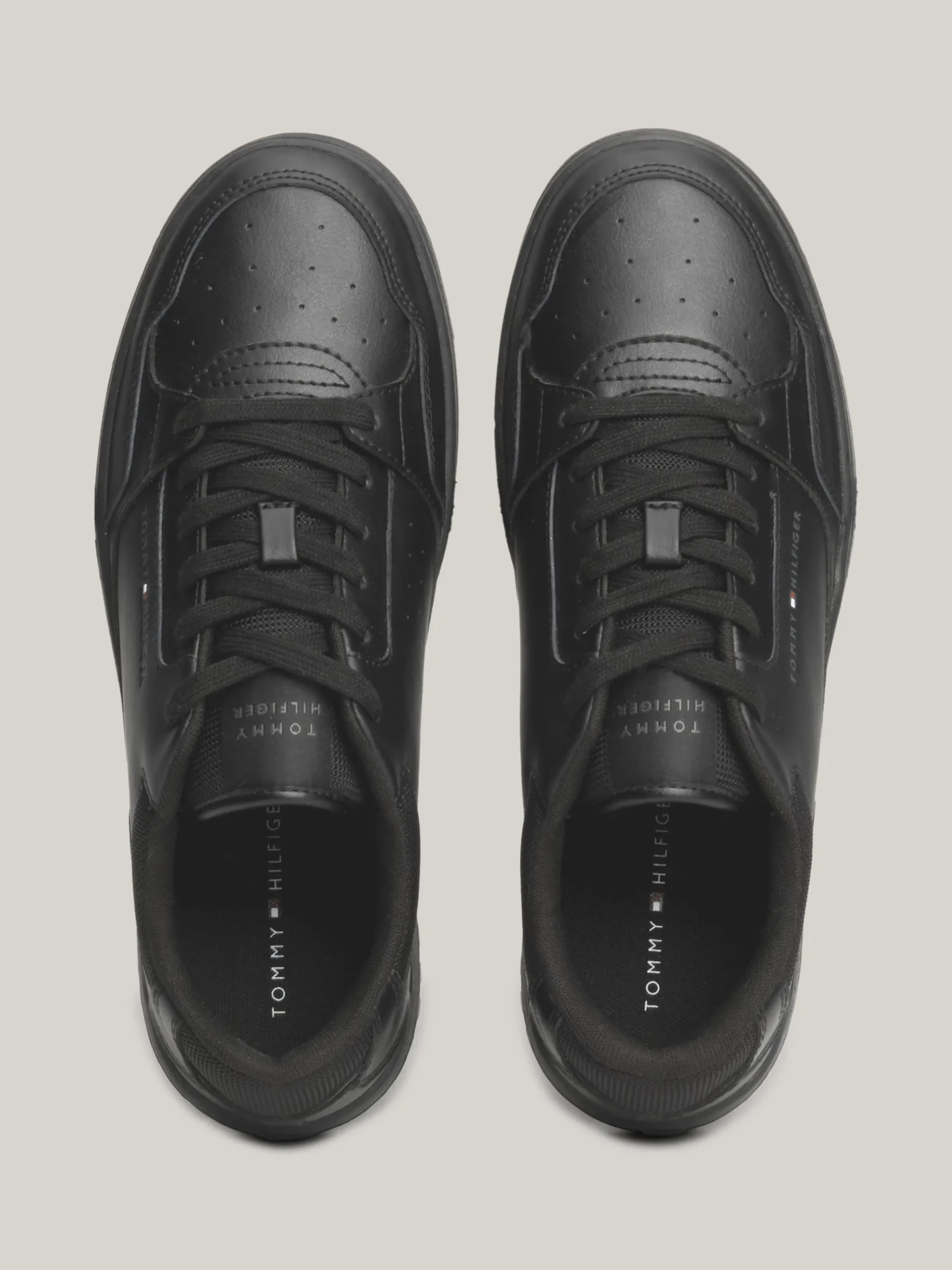 Sneakersy*Tommy Hilfiger Skórzane Buty Sportowe Z Logo Essential BLACK