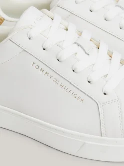 Sneakersy*Tommy Hilfiger Skórzane Buty Sportowe Z Metaliczną Wstawką ECRU