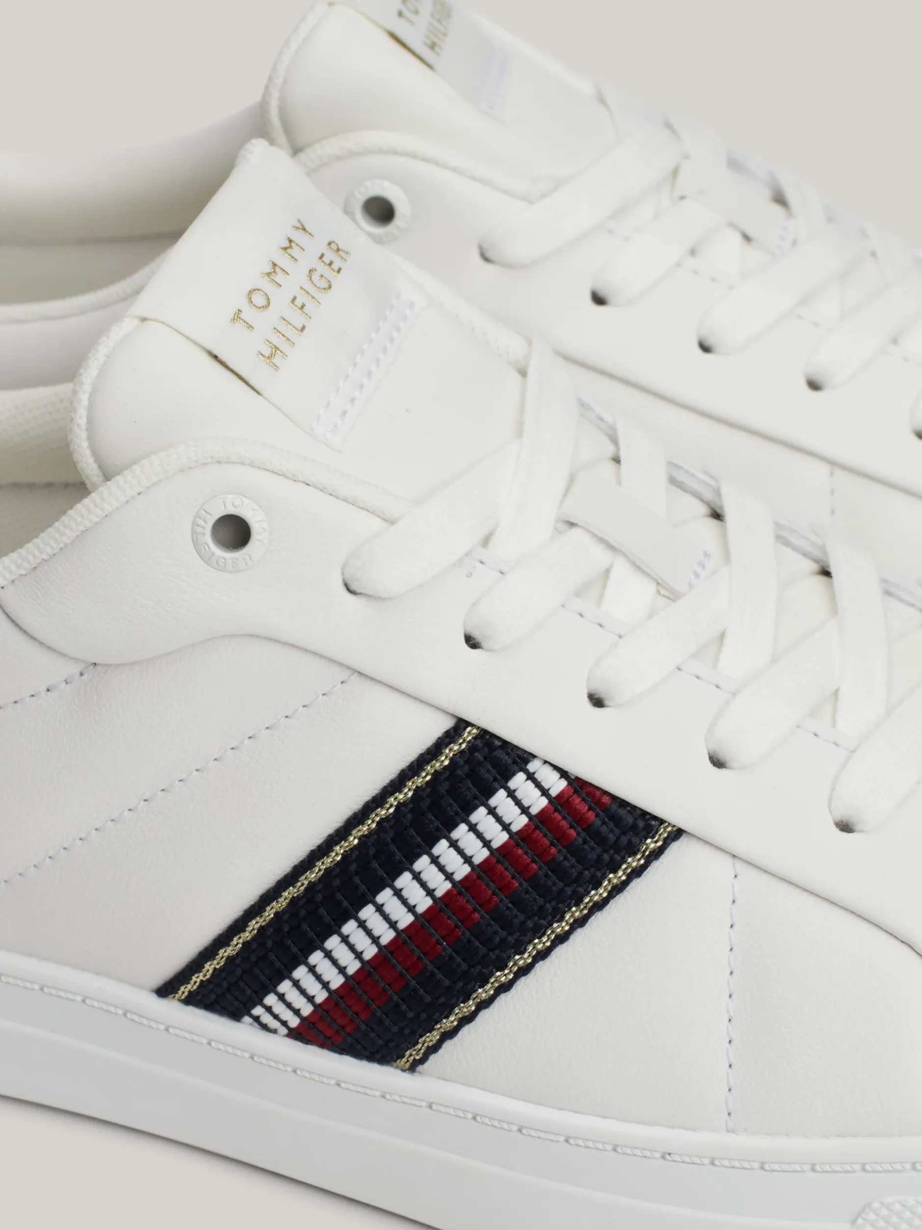 Sneakersy*Tommy Hilfiger Skórzane Buty Sportowe Z Sygnowaną Taśmą ECRU