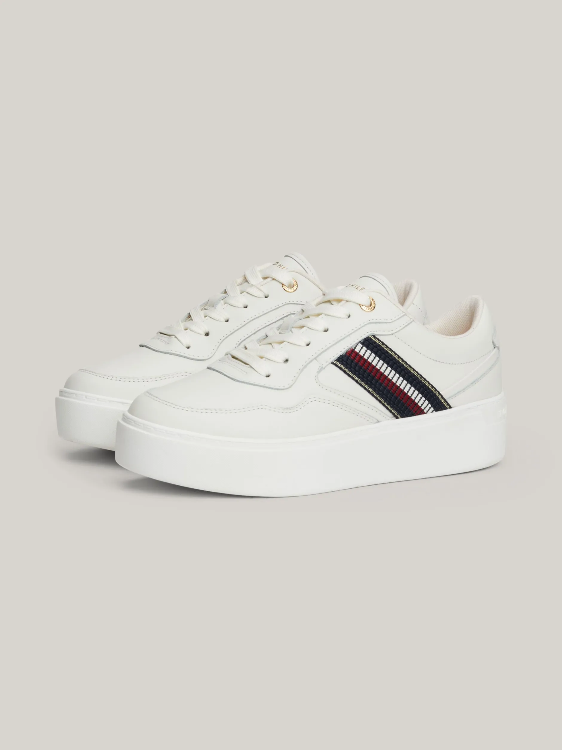 Sneakersy*Tommy Hilfiger Skórzane Buty Sportowe Z Sygnowaną Taśmą ECRU