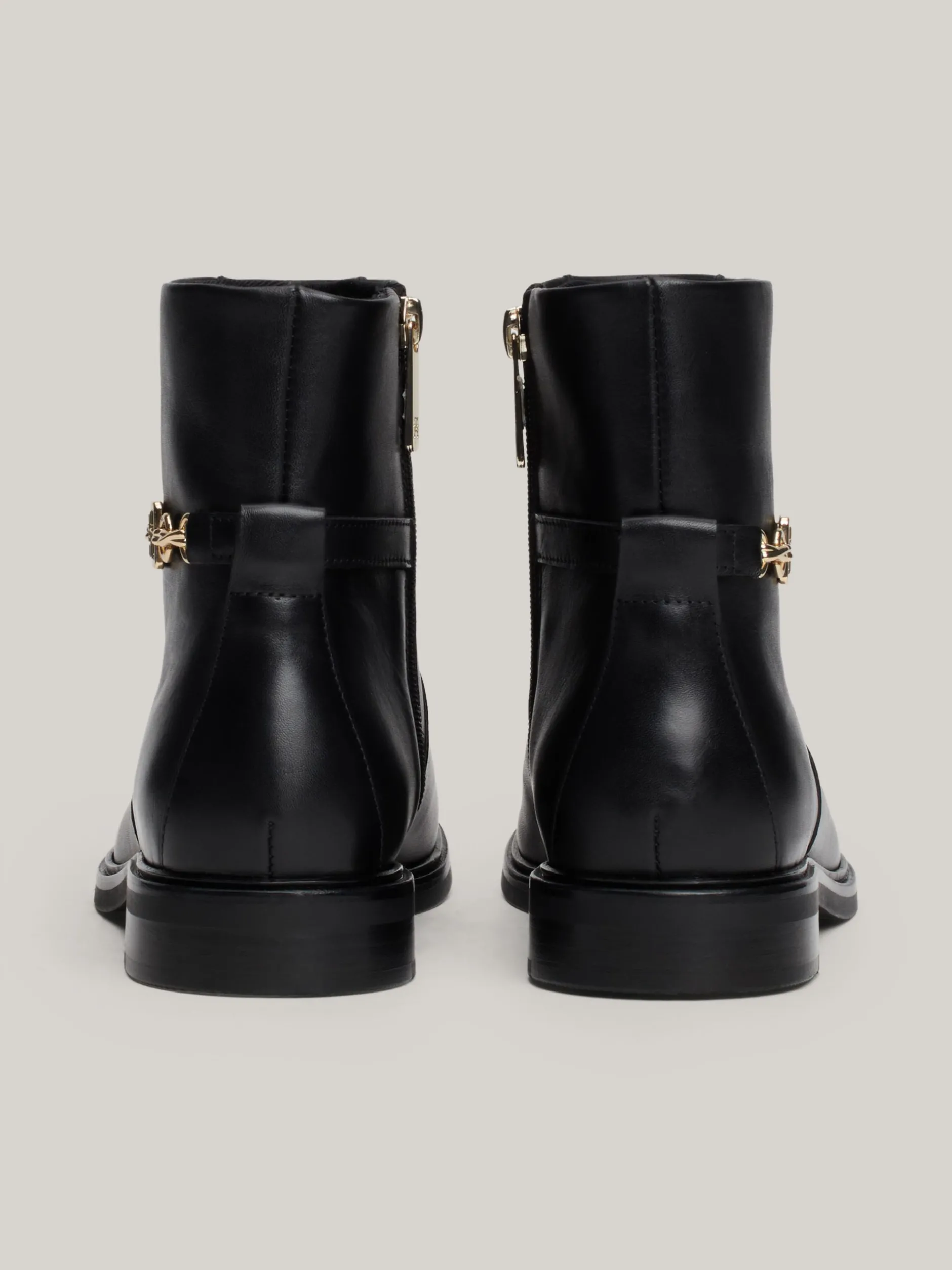Botki*Tommy Hilfiger Skórzane Buty Z łańcuszkiem BLACK