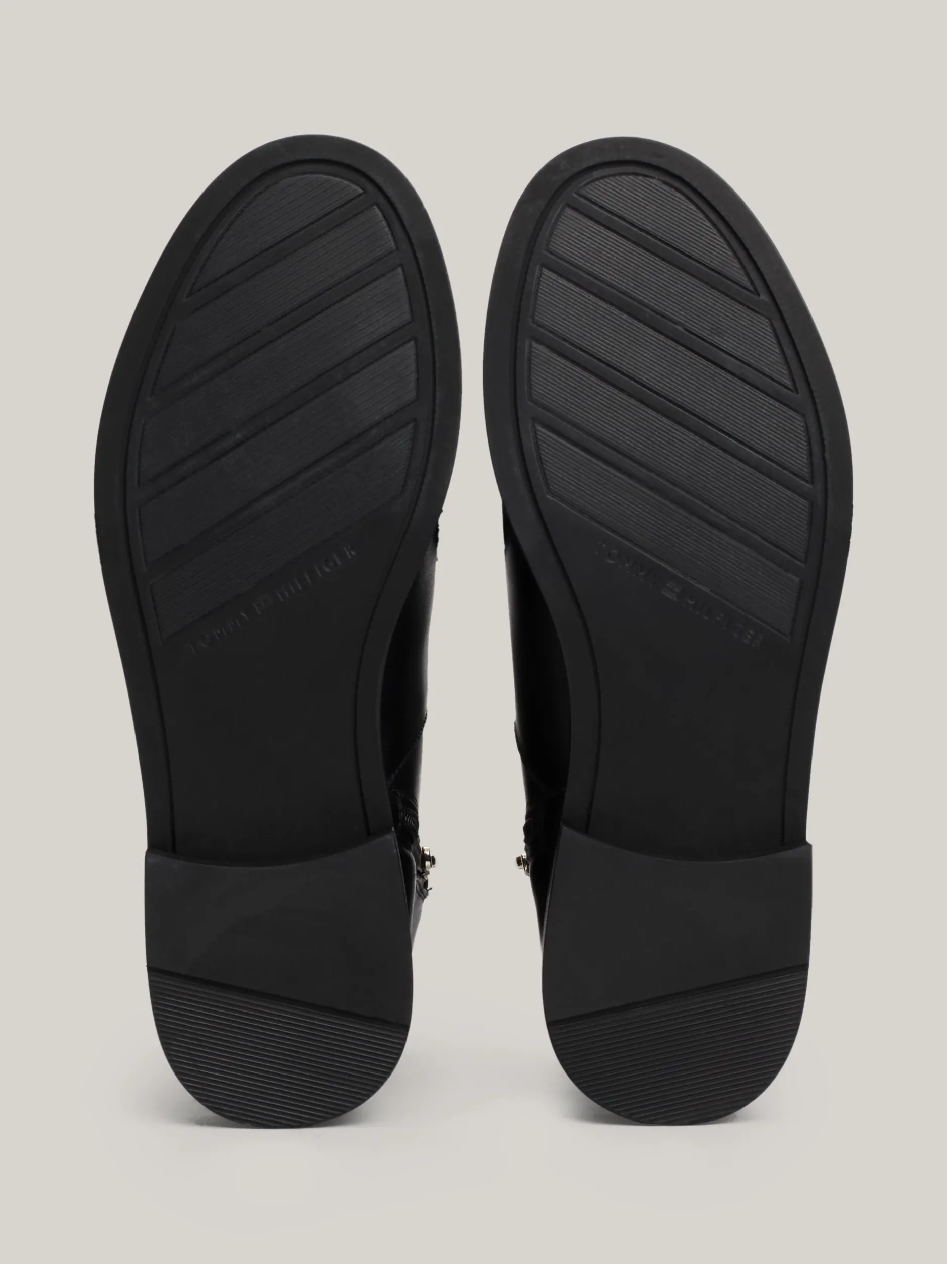 Botki*Tommy Hilfiger Skórzane Buty Z łańcuszkiem BLACK