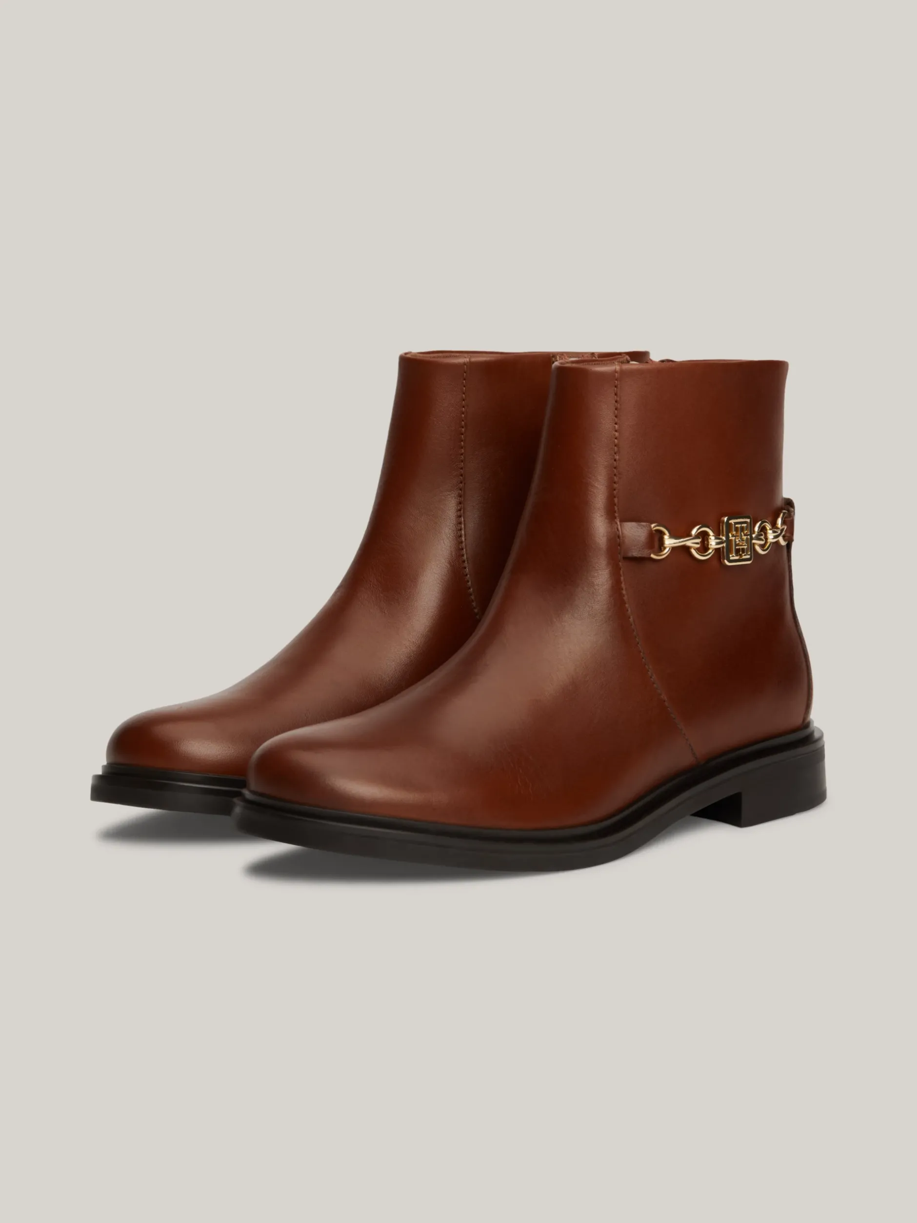Botki*Tommy Hilfiger Skórzane Buty Z łańcuszkiem COGNAC BROWN
