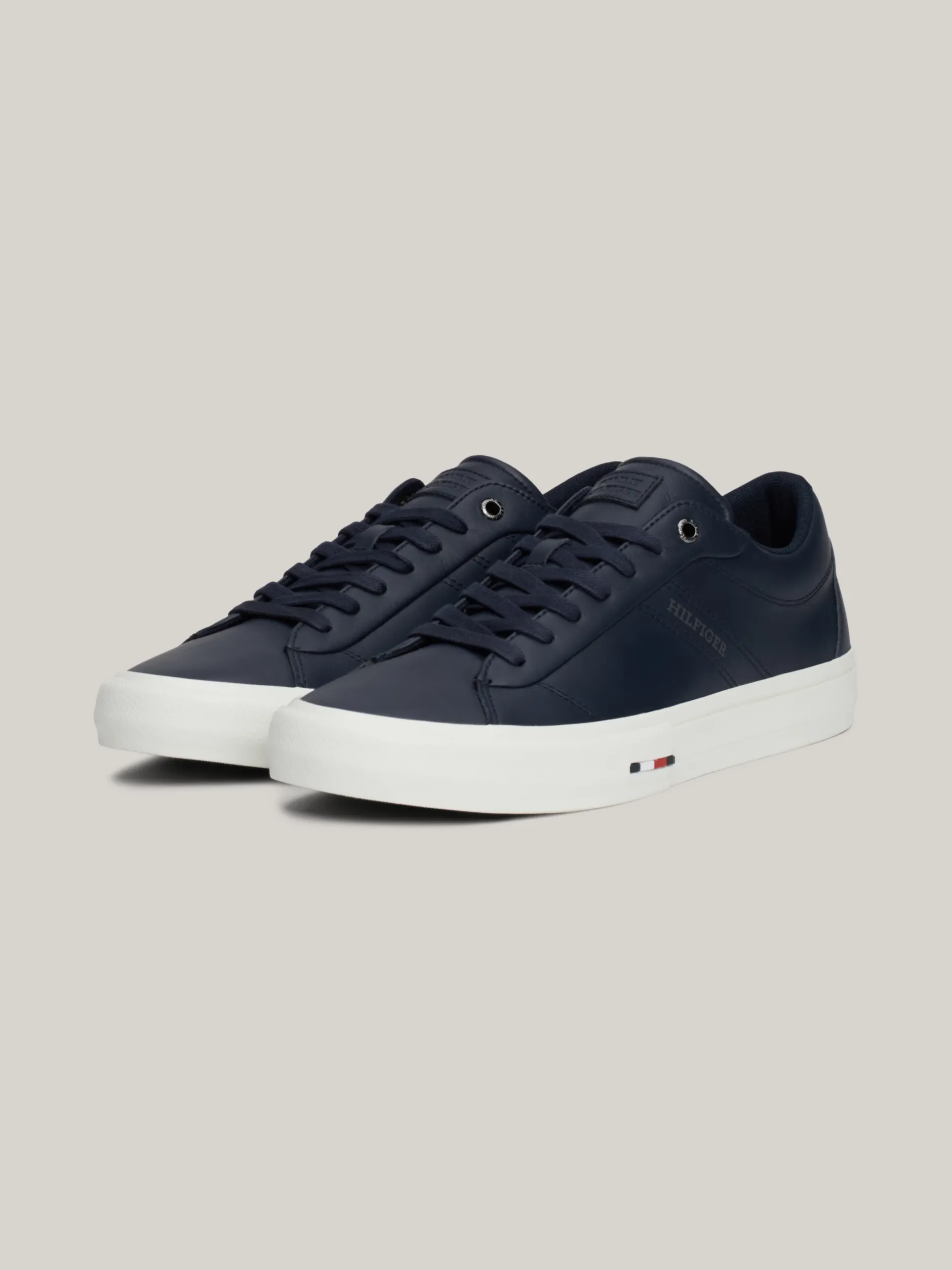 Sneakersy*Tommy Hilfiger Skórzane Sznurowane Tenisówki Z Logo DESERT SKY