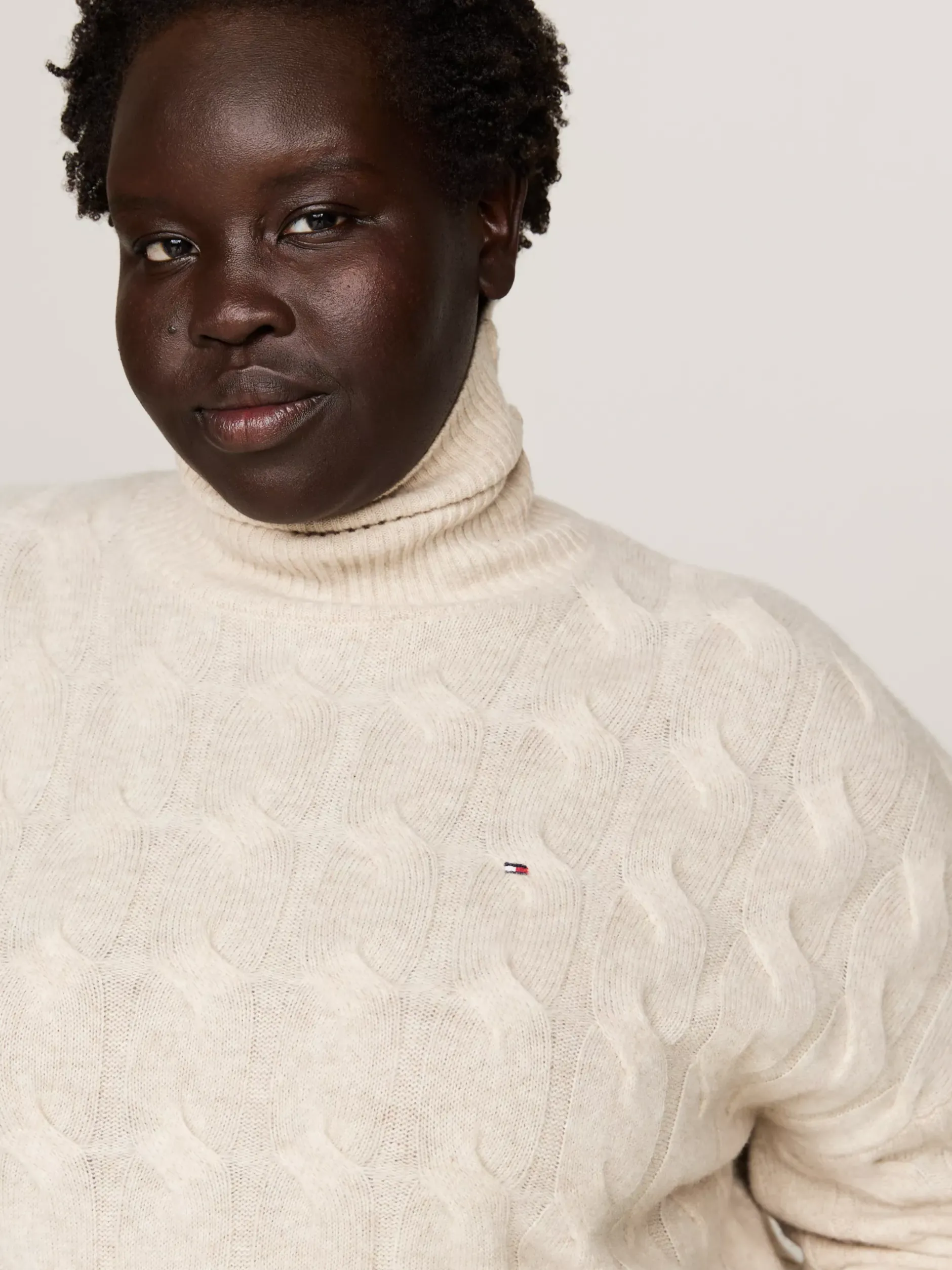 Swetry Z Golfem|Swetry*Tommy Hilfiger Sweter O Warkoczowym Splocie Z Golfem Curve CLASSIC BEIGE HEATHER