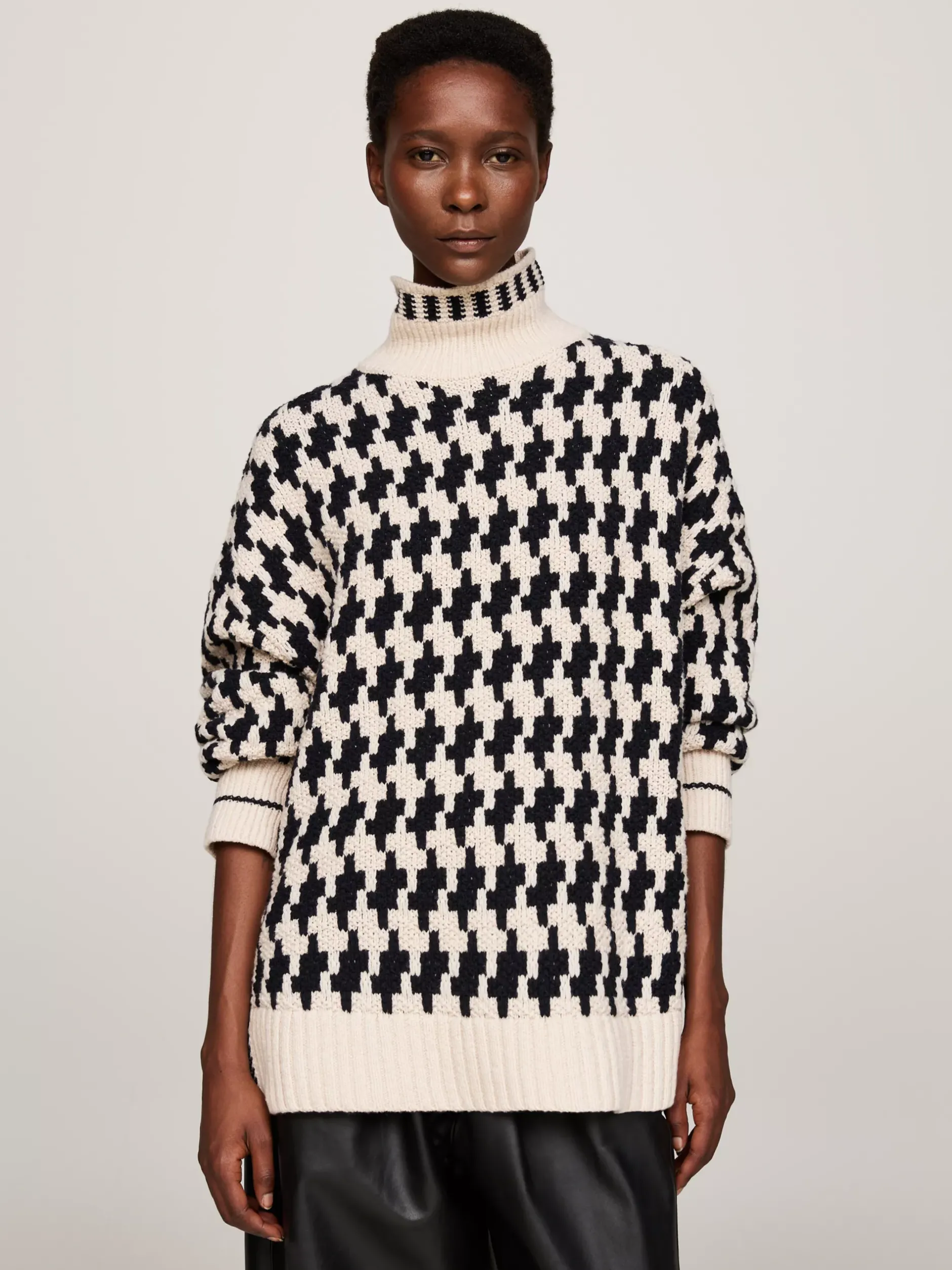 Swetry Z Golfem|Swetry*Tommy Hilfiger Sweter Oversize Z Półgolfem Z Czystej Wełny BLACK TEXTURE