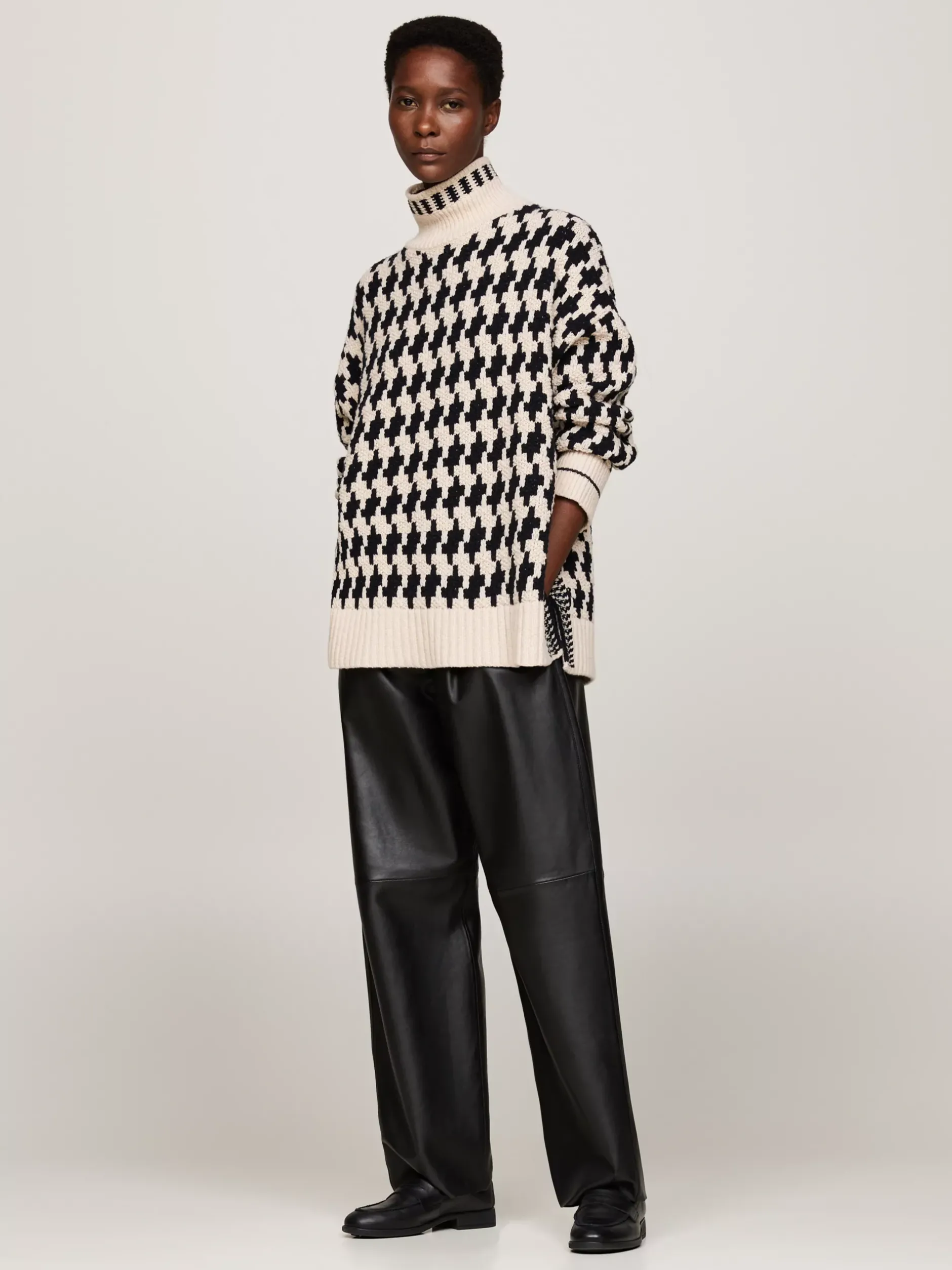 Swetry Z Golfem|Swetry*Tommy Hilfiger Sweter Oversize Z Półgolfem Z Czystej Wełny BLACK TEXTURE