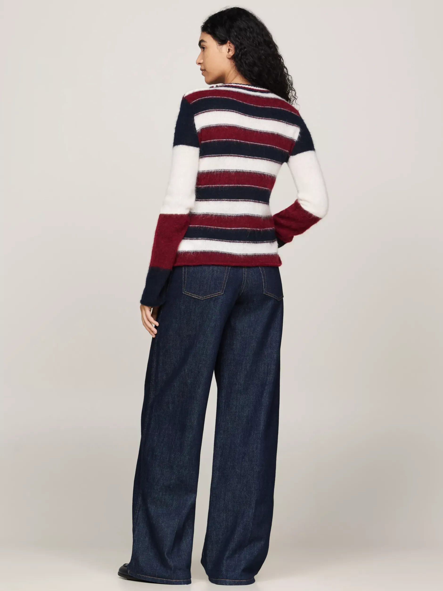 Swetry Z Okrągłym Dekoltem|Swetry*Tommy Hilfiger Sweter W Paski Z Emblematem ECRU/MULTI