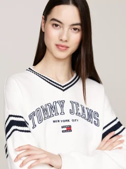 Swetry|Dzianina*Tommy Hilfiger Sweter W Stylu Varsity Z Dekoltem W Szpic ANCIENT WHITE