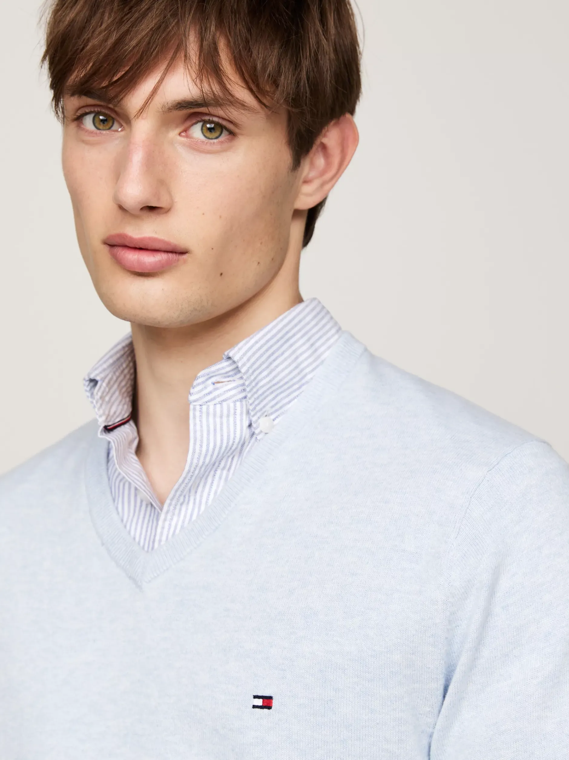 Swetry Z Okrągłym Dekoltem|Swetry*Tommy Hilfiger Sweter Z Dekoltem W Szpic I Flagą VESSEL BLUE HEATHER