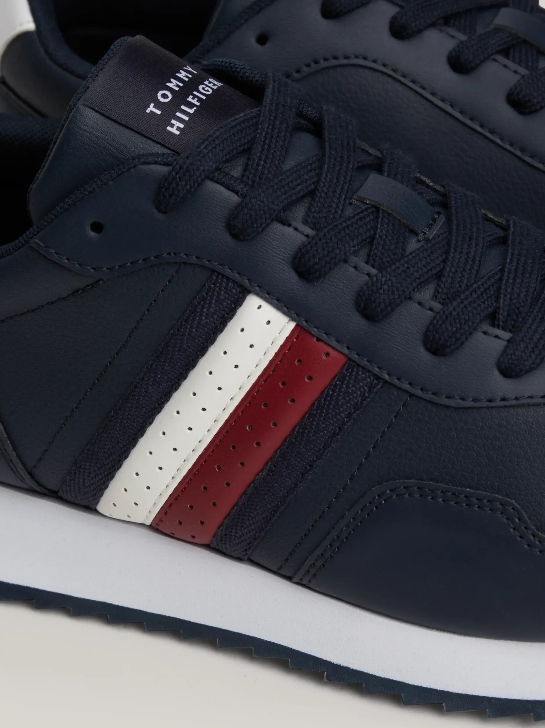 Sneakersy*Tommy Hilfiger Sznurowane Buty Sportowe Z Sygnowaną Taśmą DESERT SKY