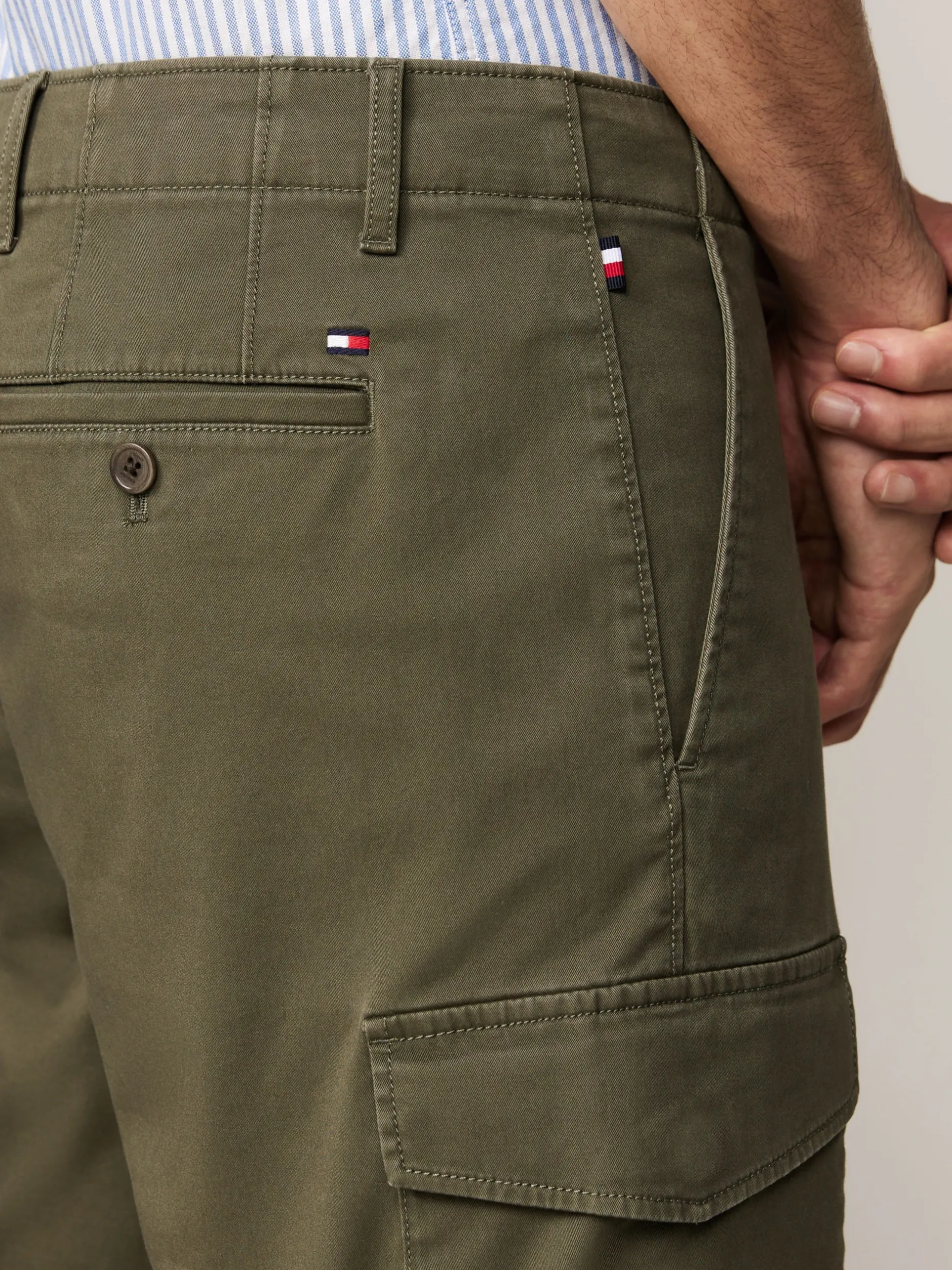 Szorty*Tommy Hilfiger Szorty Cargo Z Kolekcji 1985 ARMY GREEN