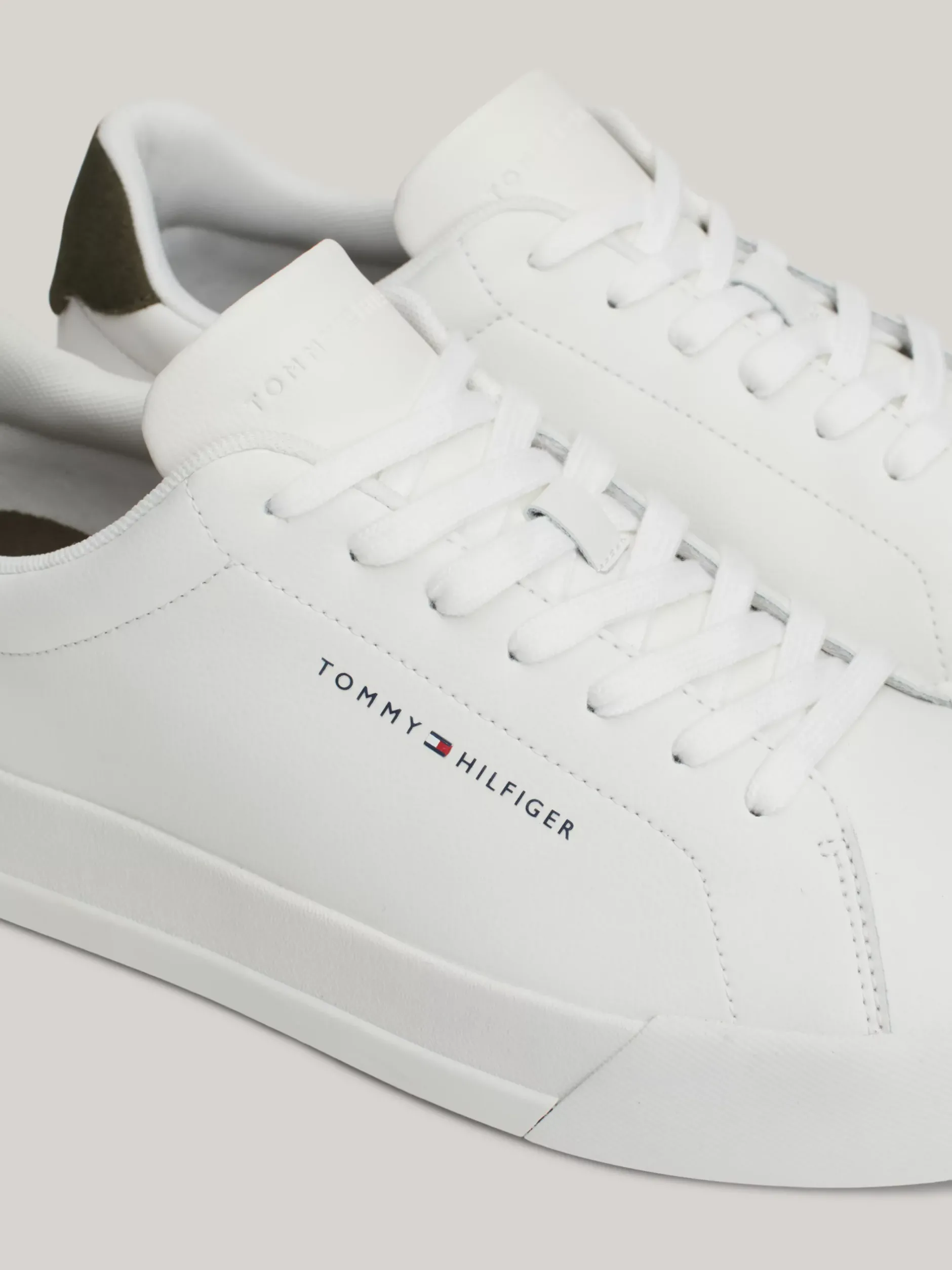 White Trainers|Sneakersy*Tommy Hilfiger Tenisówki Essential O Groszkowej Fakturze ARMY GREEN