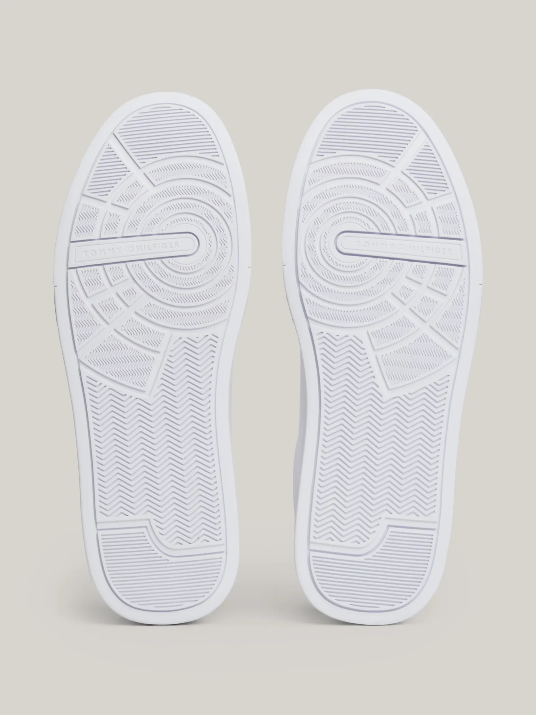 White Trainers|Sneakersy*Tommy Hilfiger Tenisówki Essential O Groszkowej Fakturze ROUGE