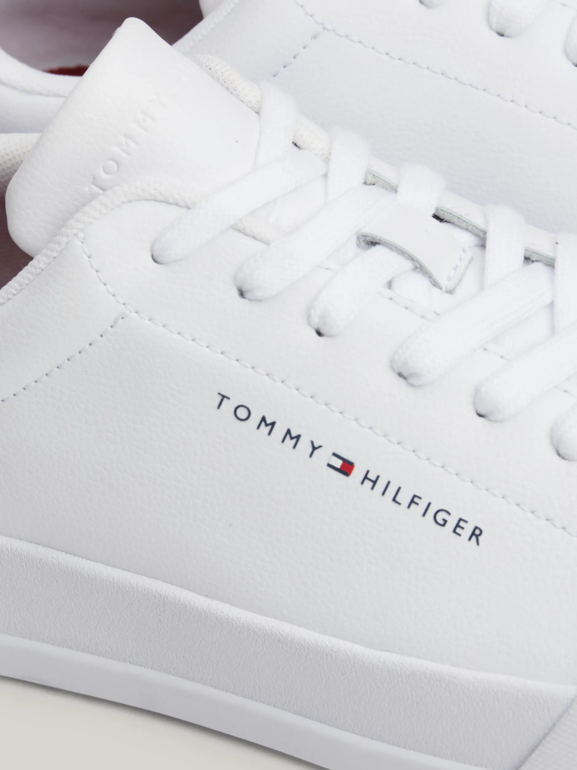 White Trainers|Sneakersy*Tommy Hilfiger Tenisówki Essential O Groszkowej Fakturze ROUGE