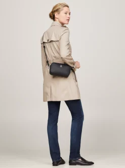 Torebki Na Pasku*Tommy Hilfiger Torba Na Aparat TH Emblem BLACK