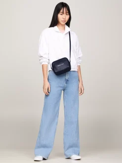 Torebki Na Pasku*Tommy Hilfiger Torba Na Aparat Z Paskiem Na Ramię I Logo TWILIGHT NAVY