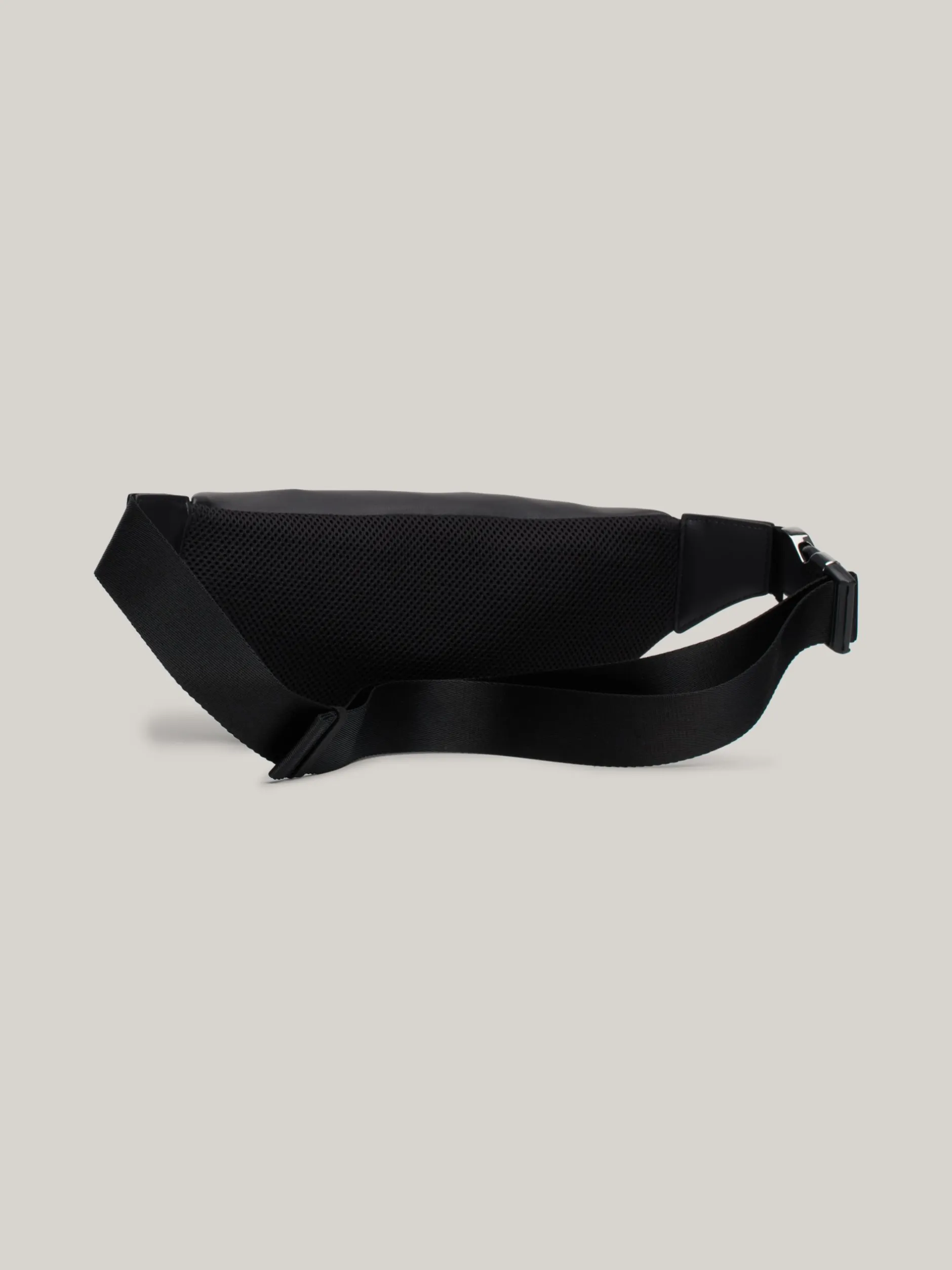 Torebki Na Pasku*Tommy Hilfiger Torba Nerka Corporate O Mieszanych Fakturach BLACK