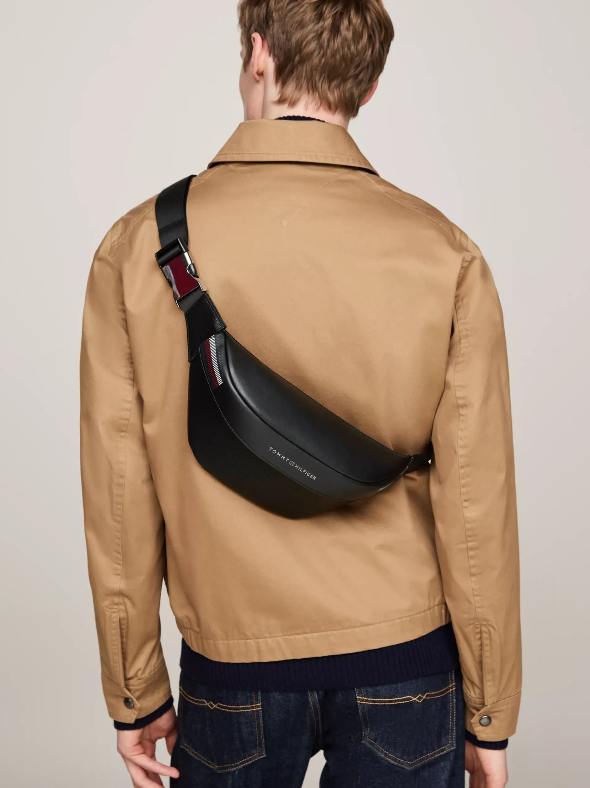 Torebki Na Pasku*Tommy Hilfiger Torba Nerka Corporate O Mieszanych Fakturach BLACK