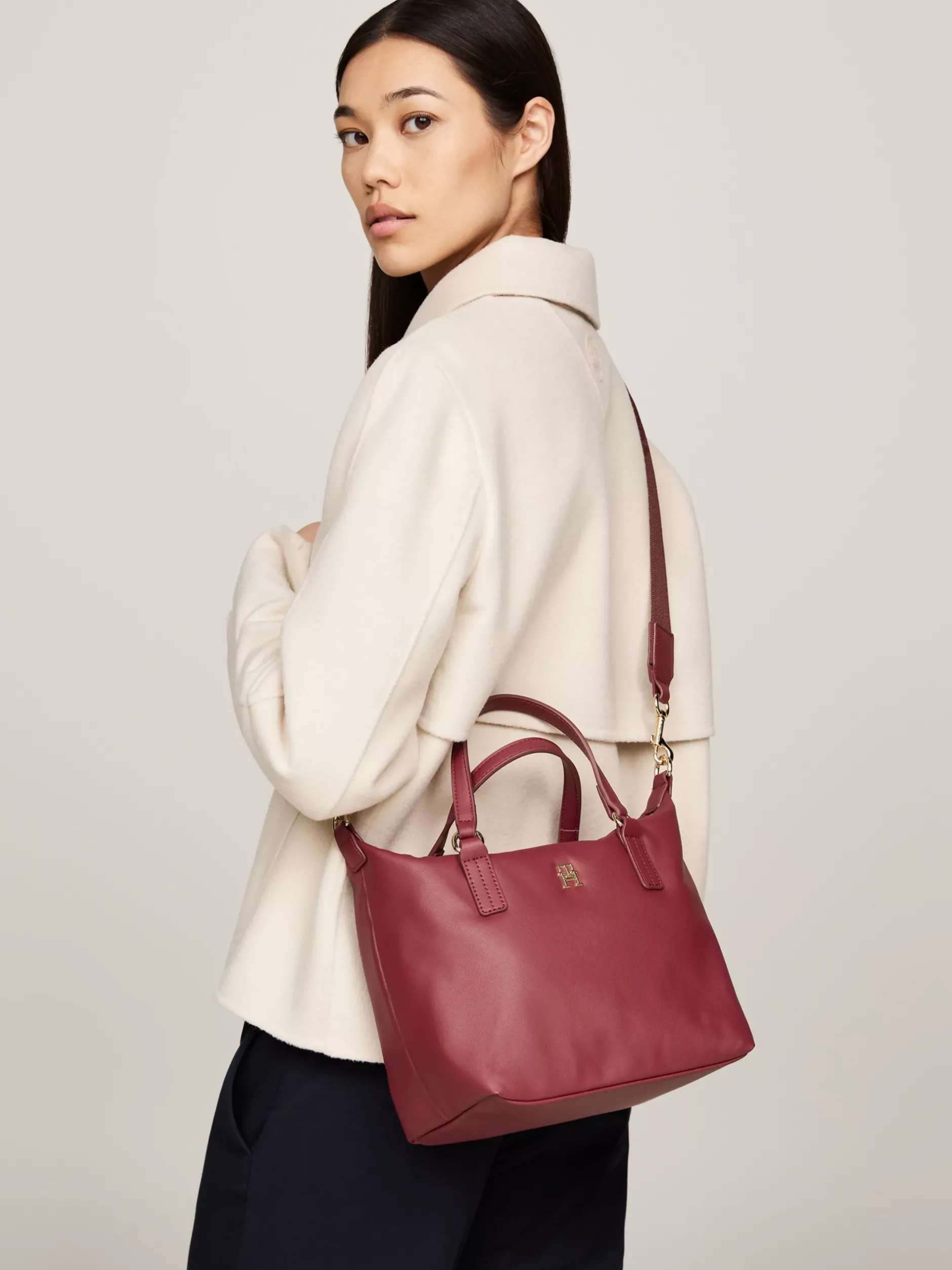 Torebki Tote*Tommy Hilfiger Torba Typu Tote TH Monogram ROUGE