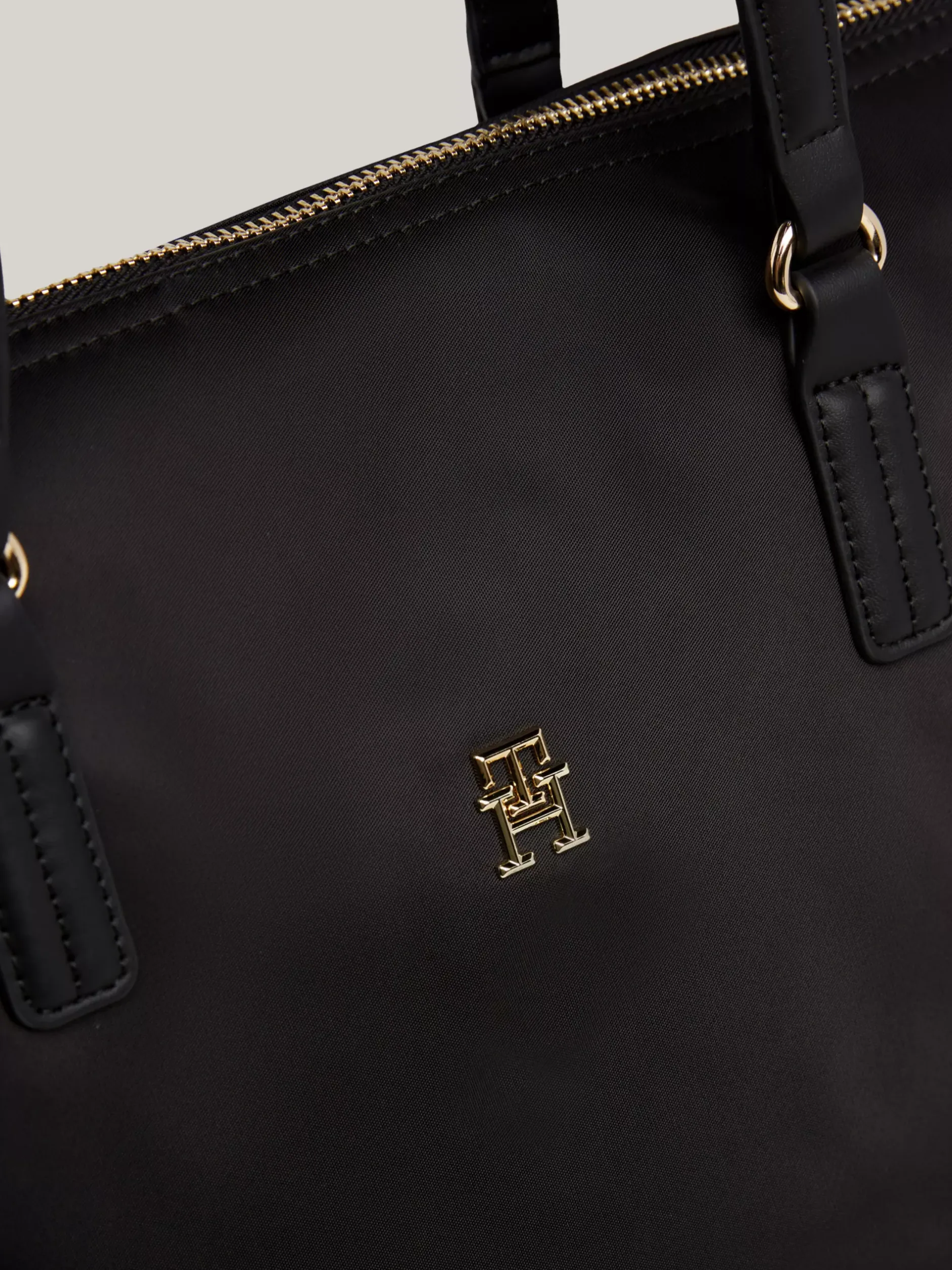Torebki Tote*Tommy Hilfiger Torba Typu Tote Z Sygnowaną Tasiemką BLACK