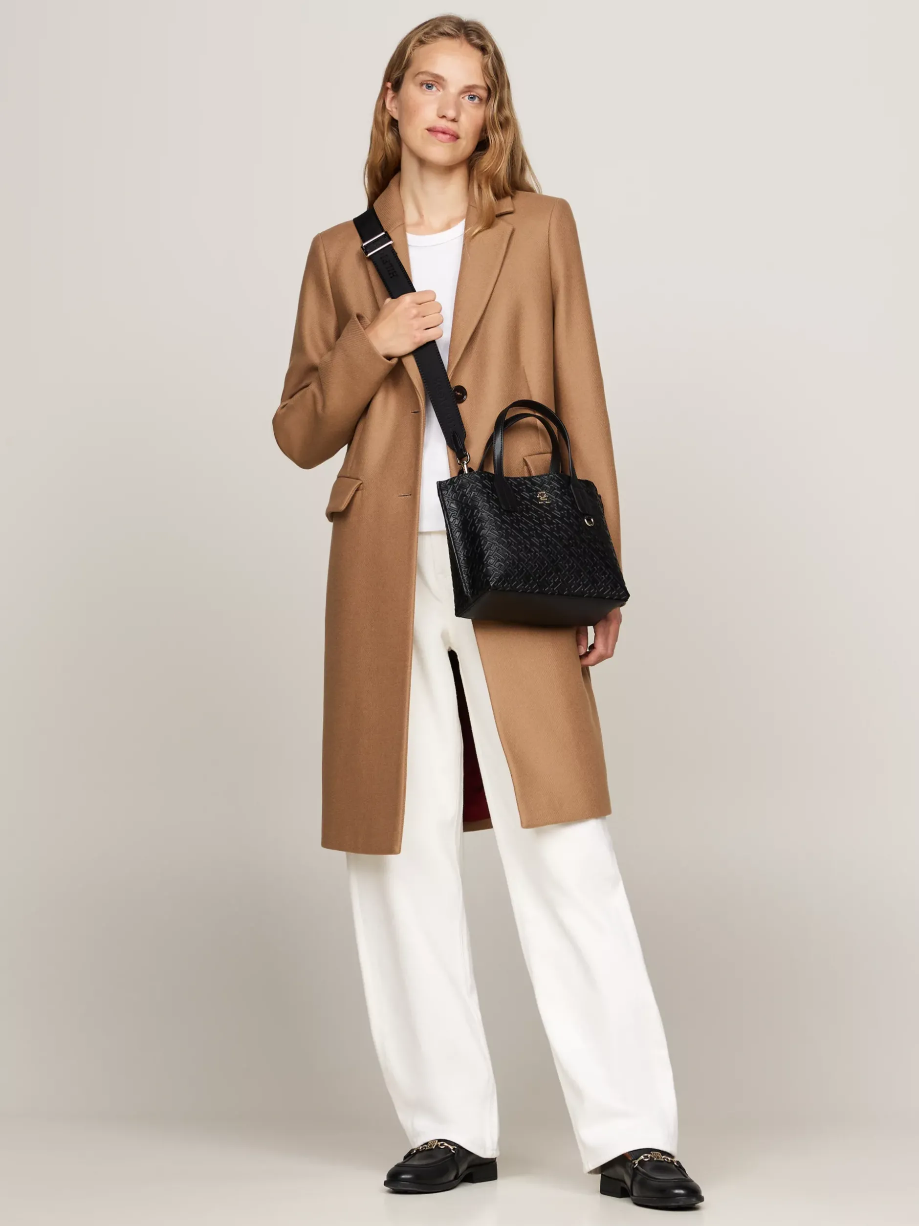 Torebki Tote*Tommy Hilfiger Torba Typu Tote Z Wytłoczonym Monogramem TH BLACK