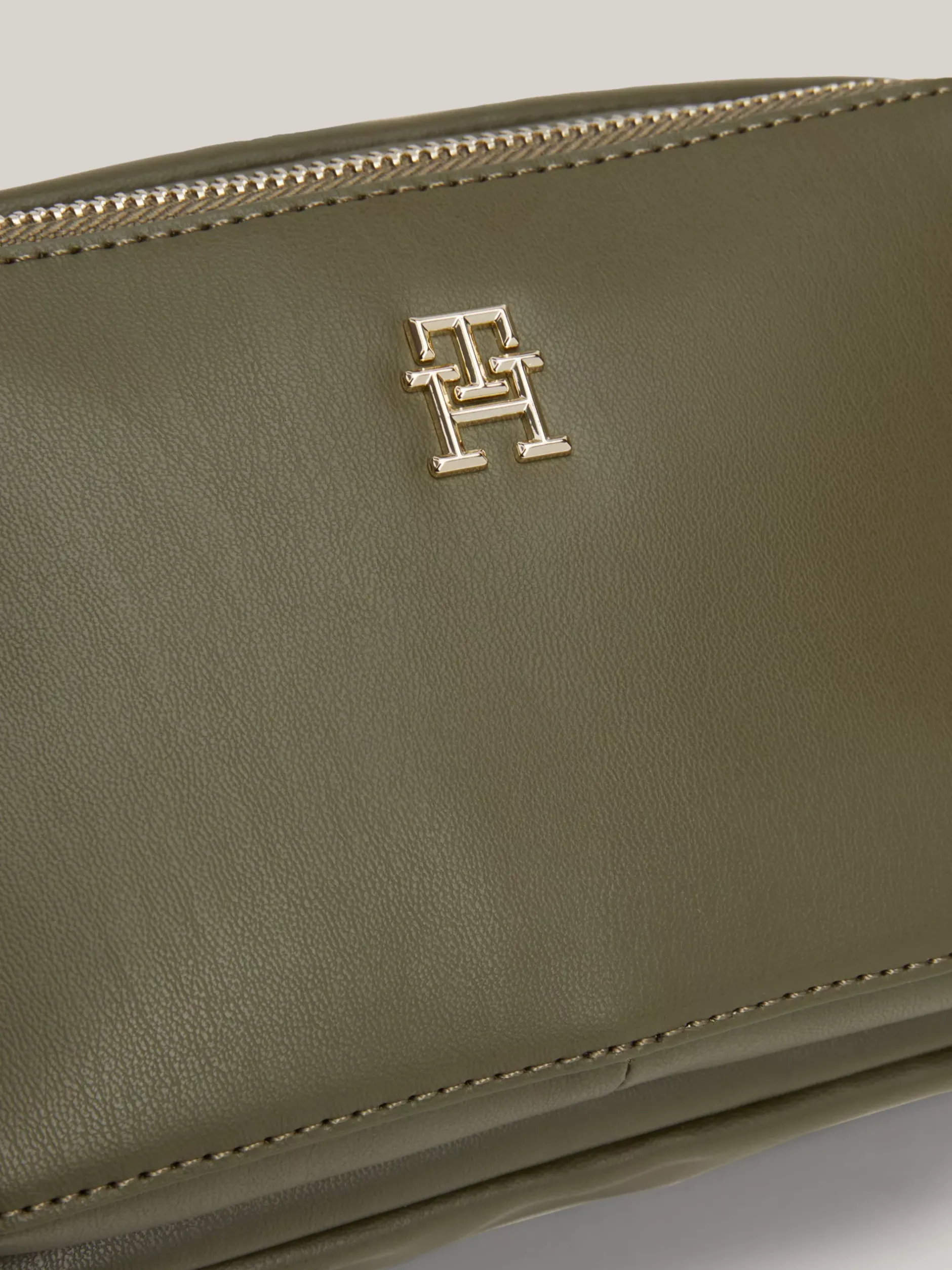 Torebki Na Pasku*Tommy Hilfiger Torebka Na Aparat Z Paskiem UTILITY OLIVE