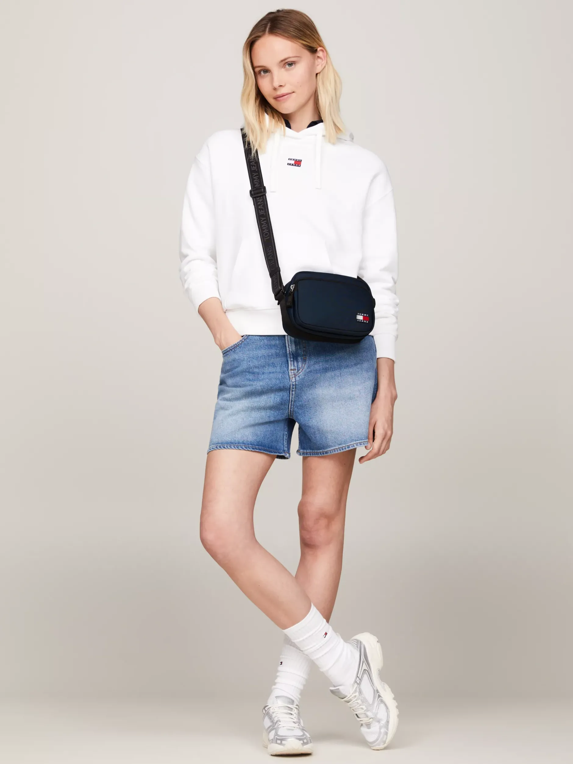 Torebki Na Pasku*Tommy Hilfiger Torebka Na Ramię Essential Z Logo DARK NIGHT NAVY