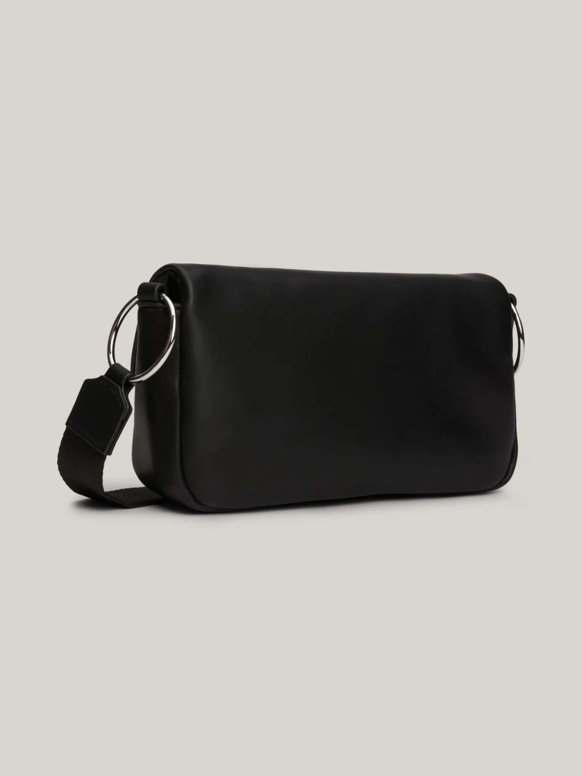 Torebki Na Pasku*Tommy Hilfiger Torebka Na Ramię Z Klapką I Metalowym Logo BLACK