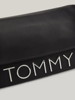 Torebki Na Pasku*Tommy Hilfiger Torebka Na Ramię Z Klapką I Metalowym Logo BLACK