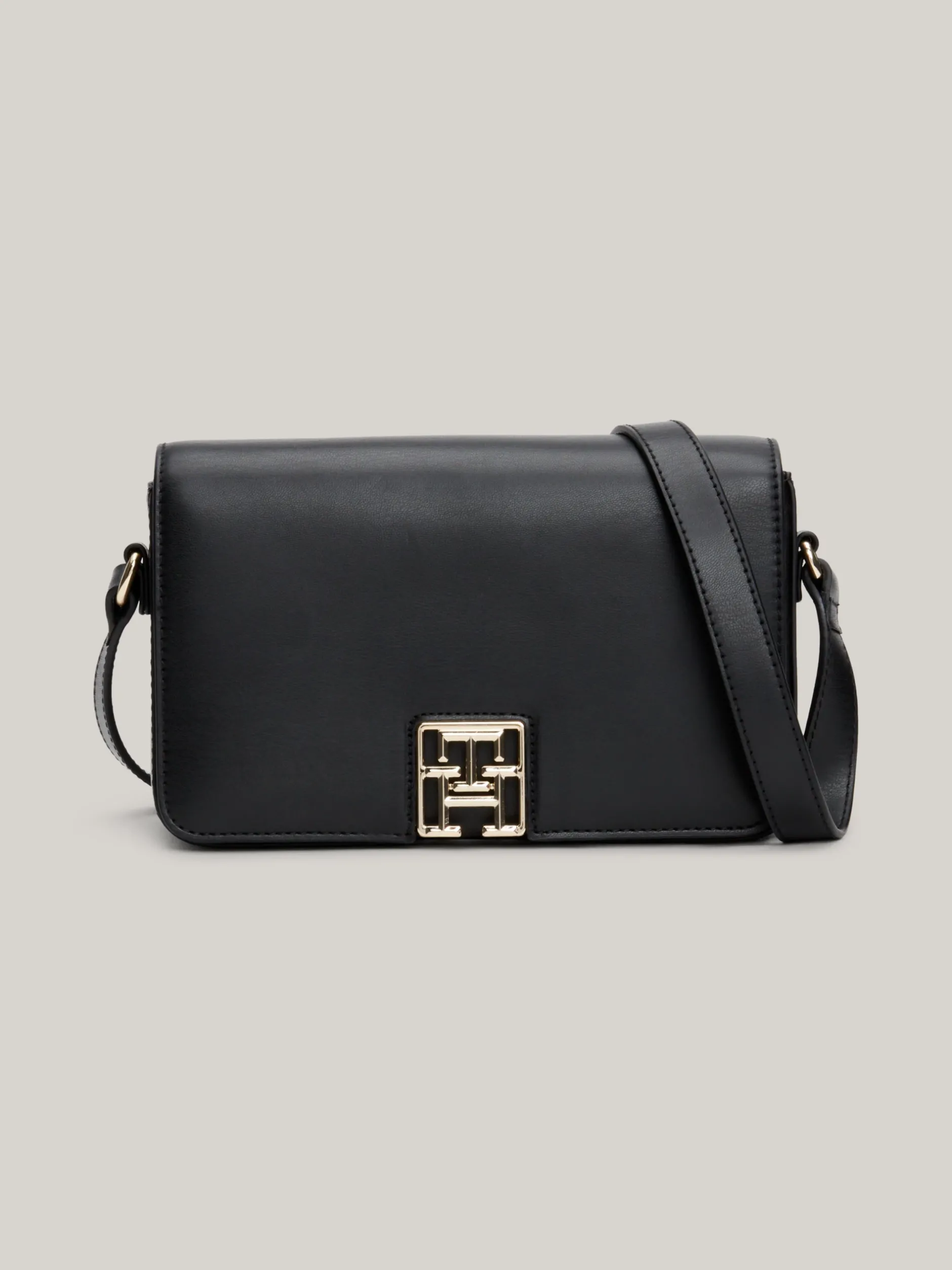 Torebki Na Pasku*Tommy Hilfiger Torebka Na Ramię Z Monogramem TH BLACK
