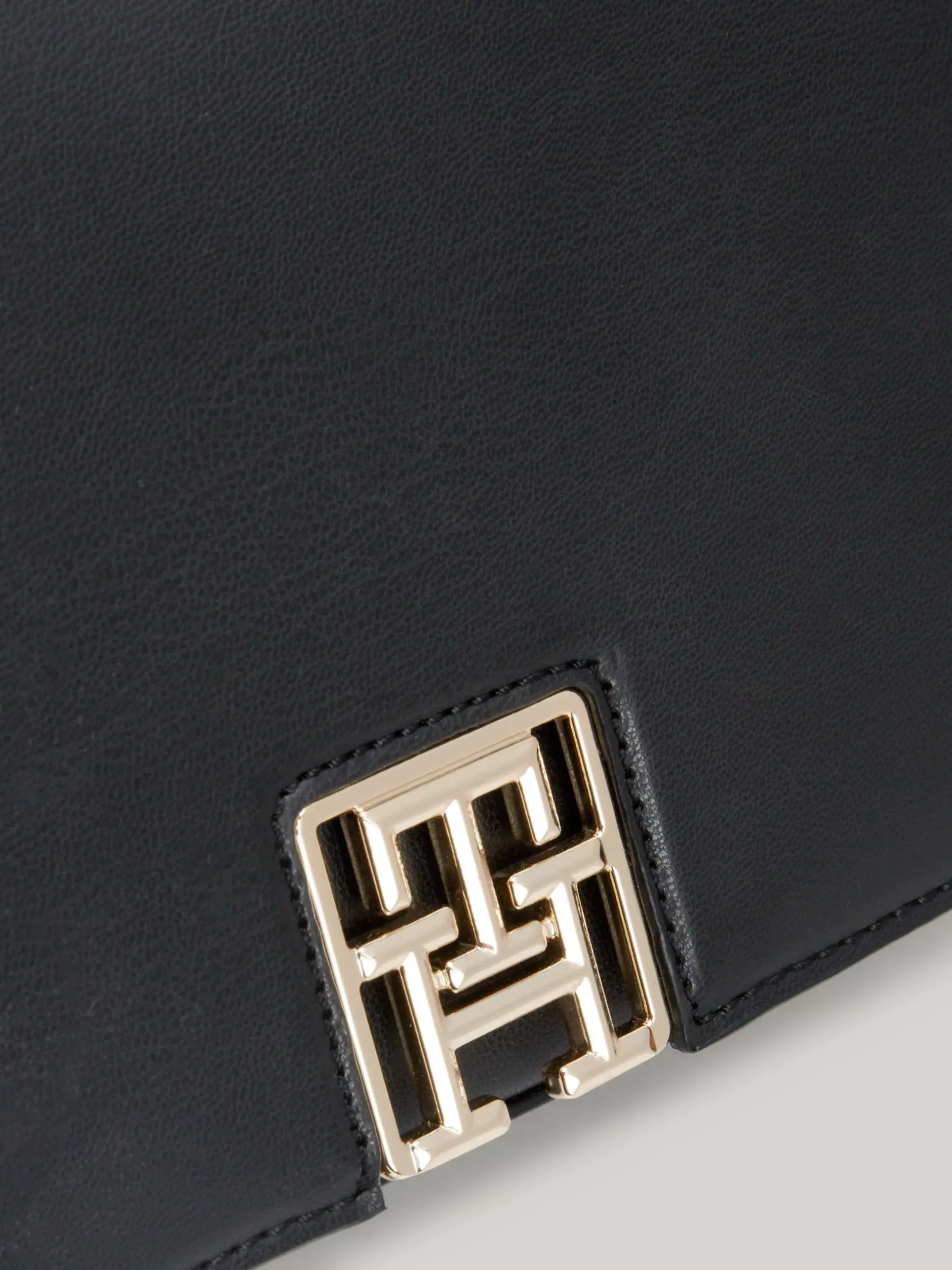 Torebki Na Pasku*Tommy Hilfiger Torebka Na Ramię Z Monogramem TH BLACK