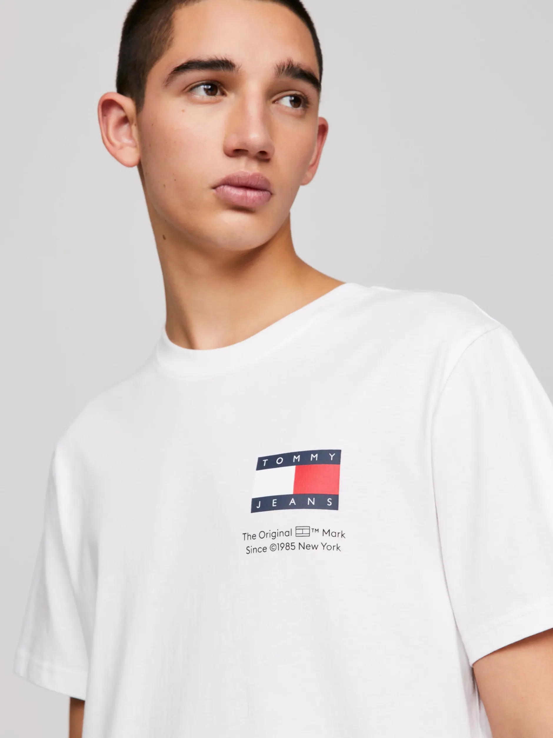 T-Shirty*Tommy Hilfiger T-shirt Essential O Dopasowanym Kroju Z Logo WHITE